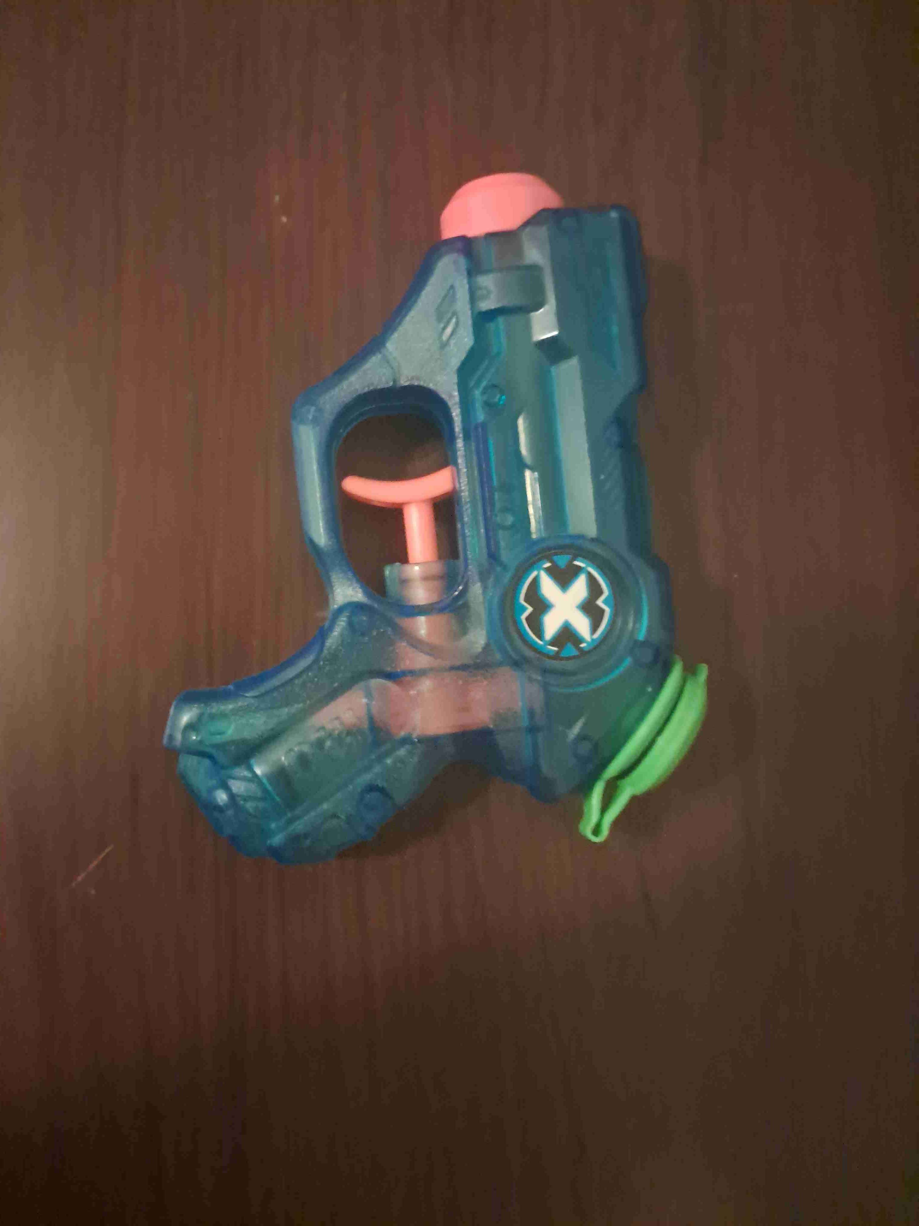 Pistola de agua azul
