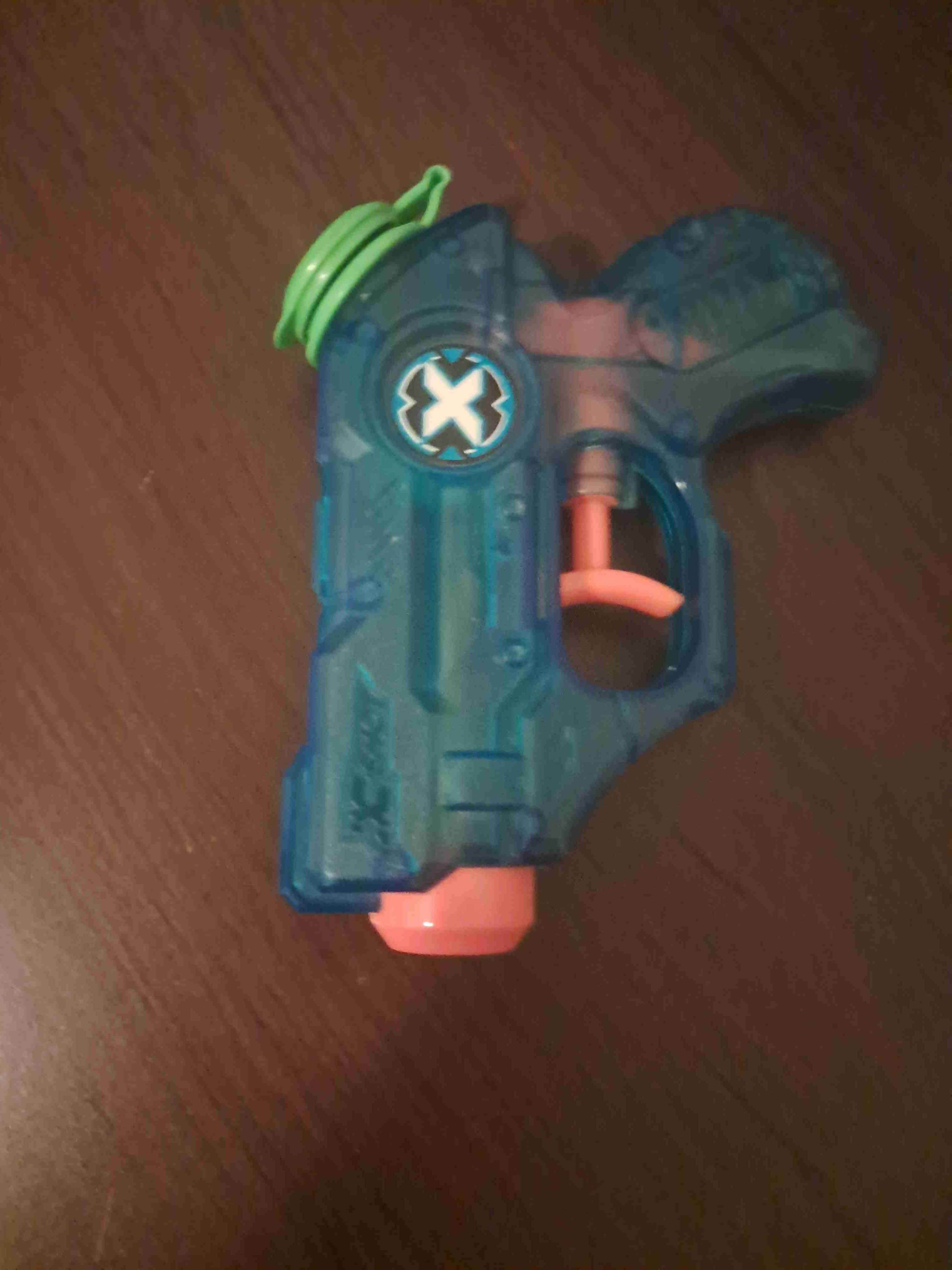 Pistola de agua azul - miniatura 2