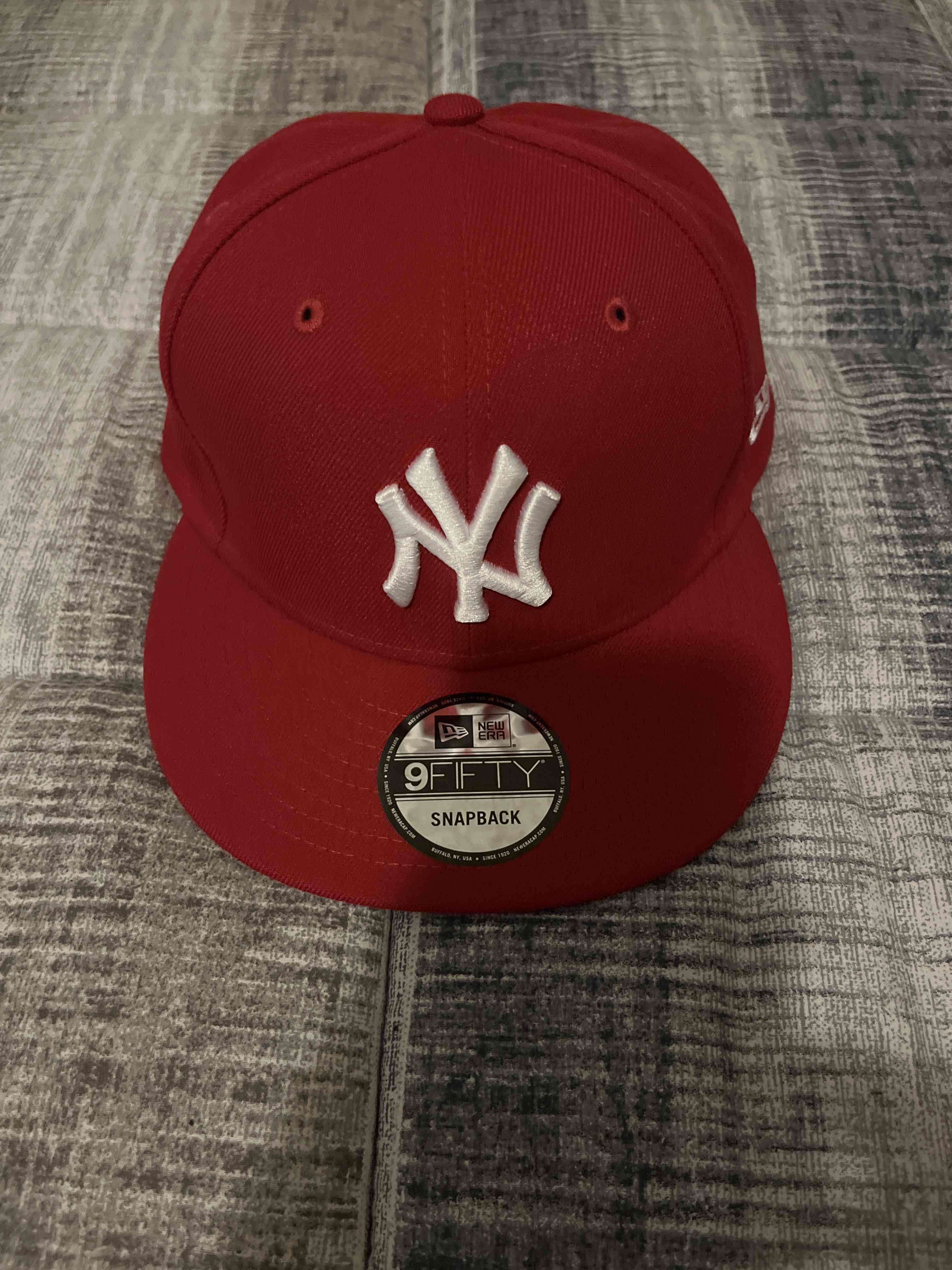 Gorra New Era roja - miniatura 2