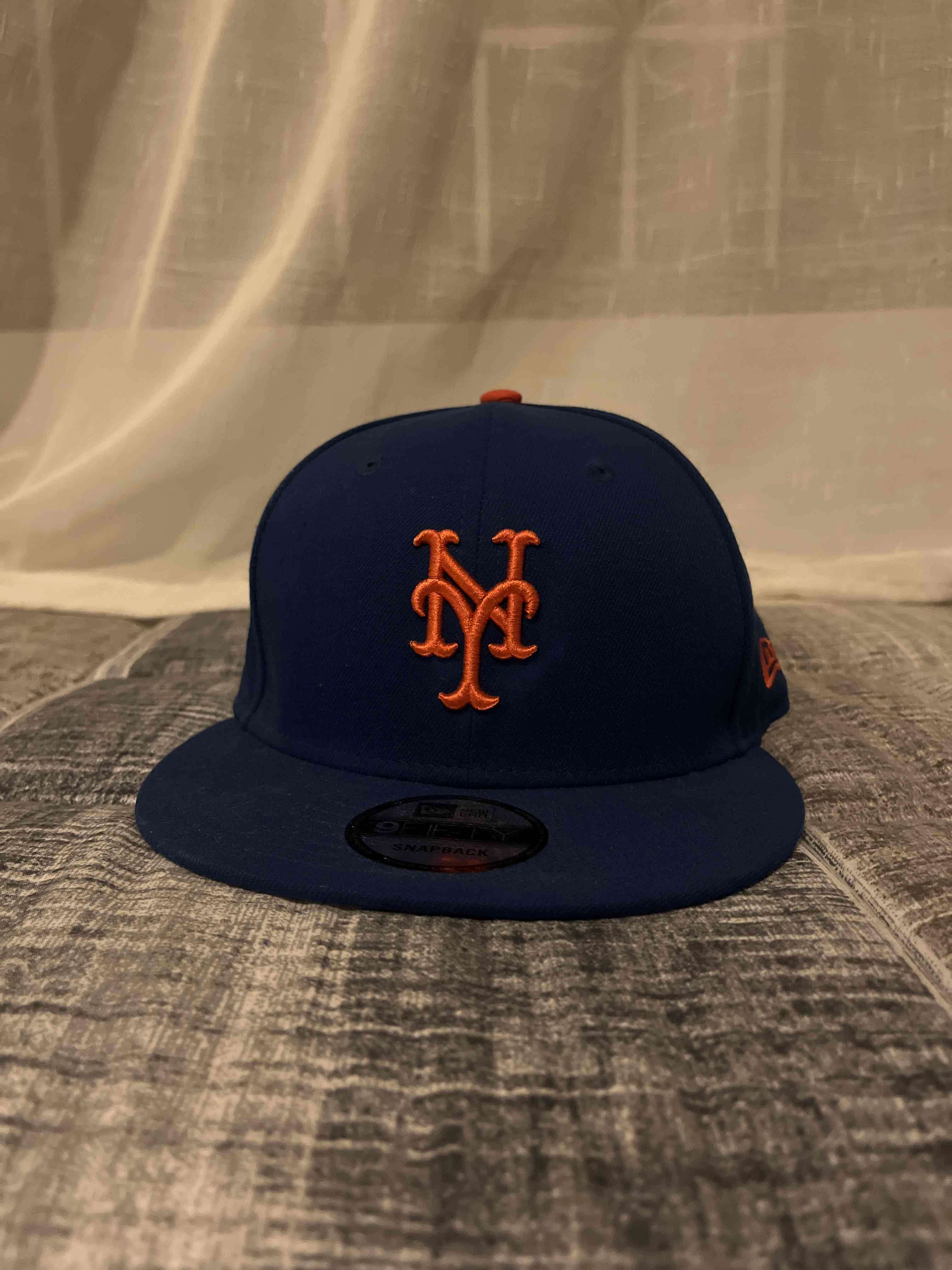 Gorra azul New Era con logo 9FIFTY