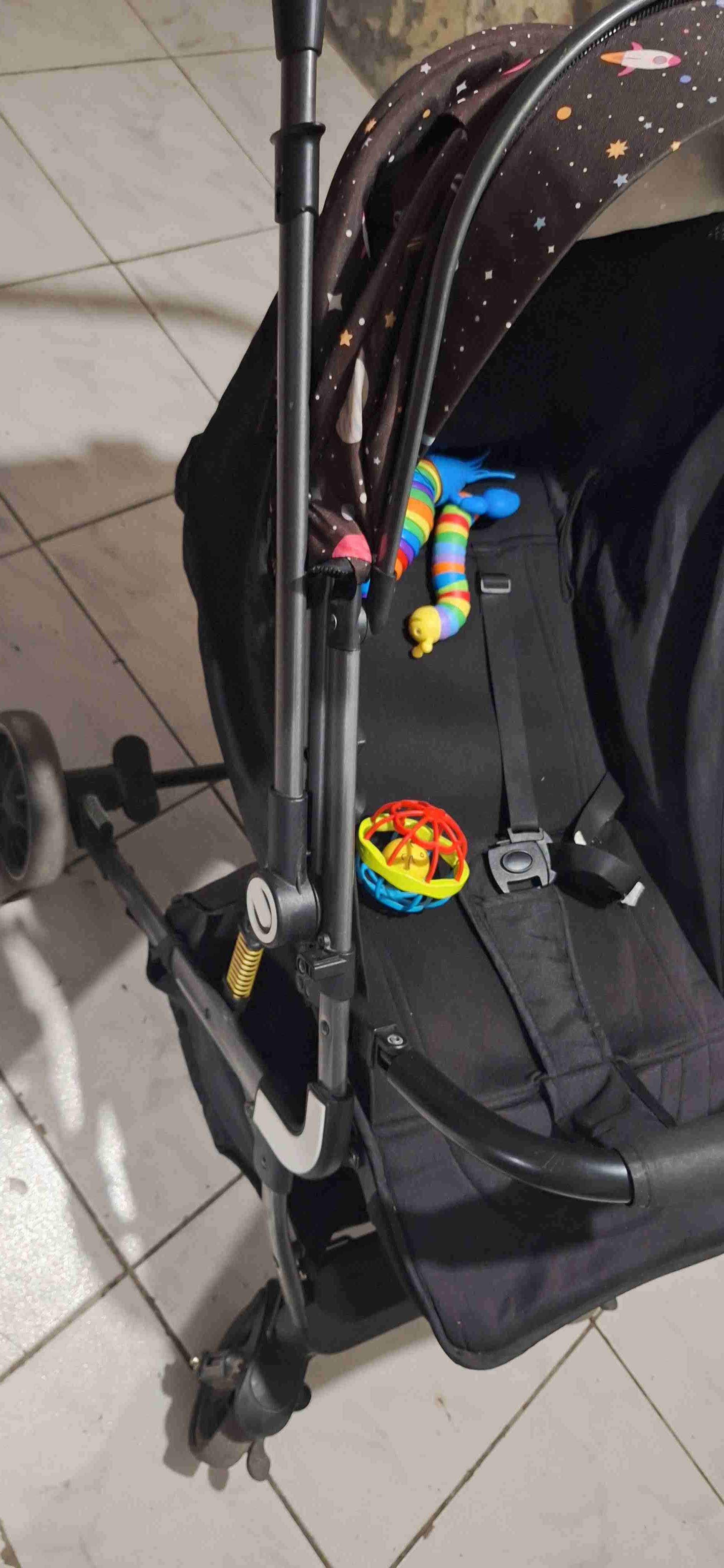 Coche de bebé LaBaby con juguetes - miniatura 2
