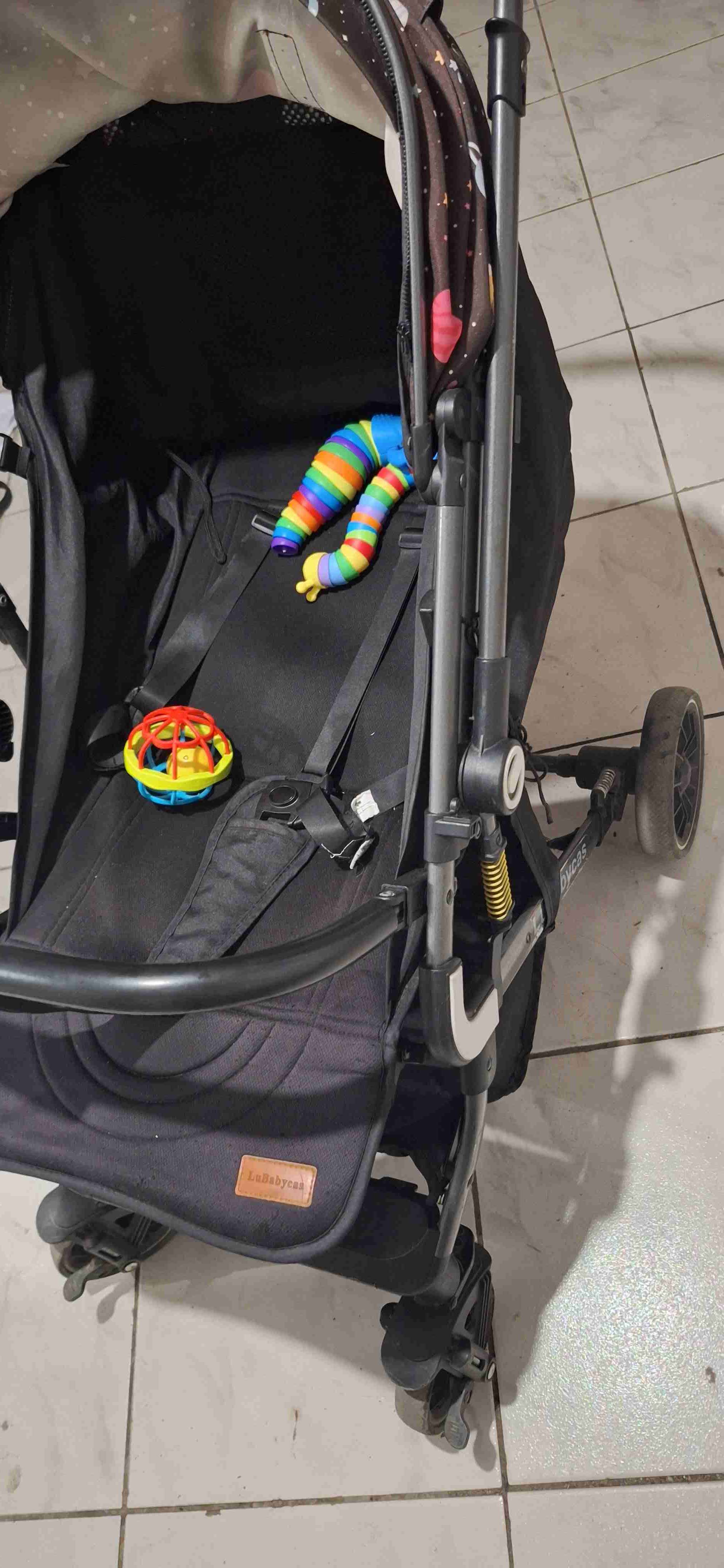 Coche de bebé LaBaby con juguetes - miniatura 3