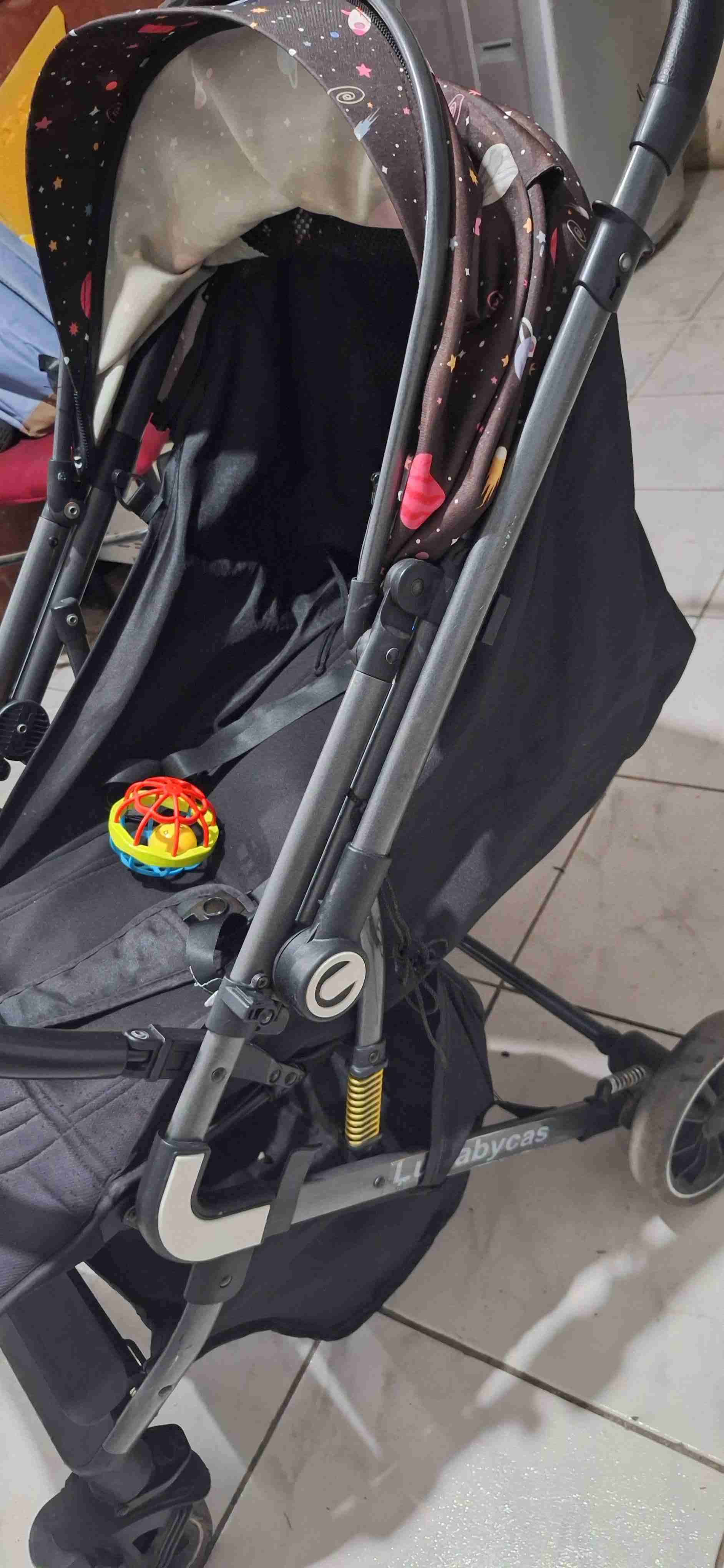 Coche de bebé LaBaby con juguetes - miniatura 4