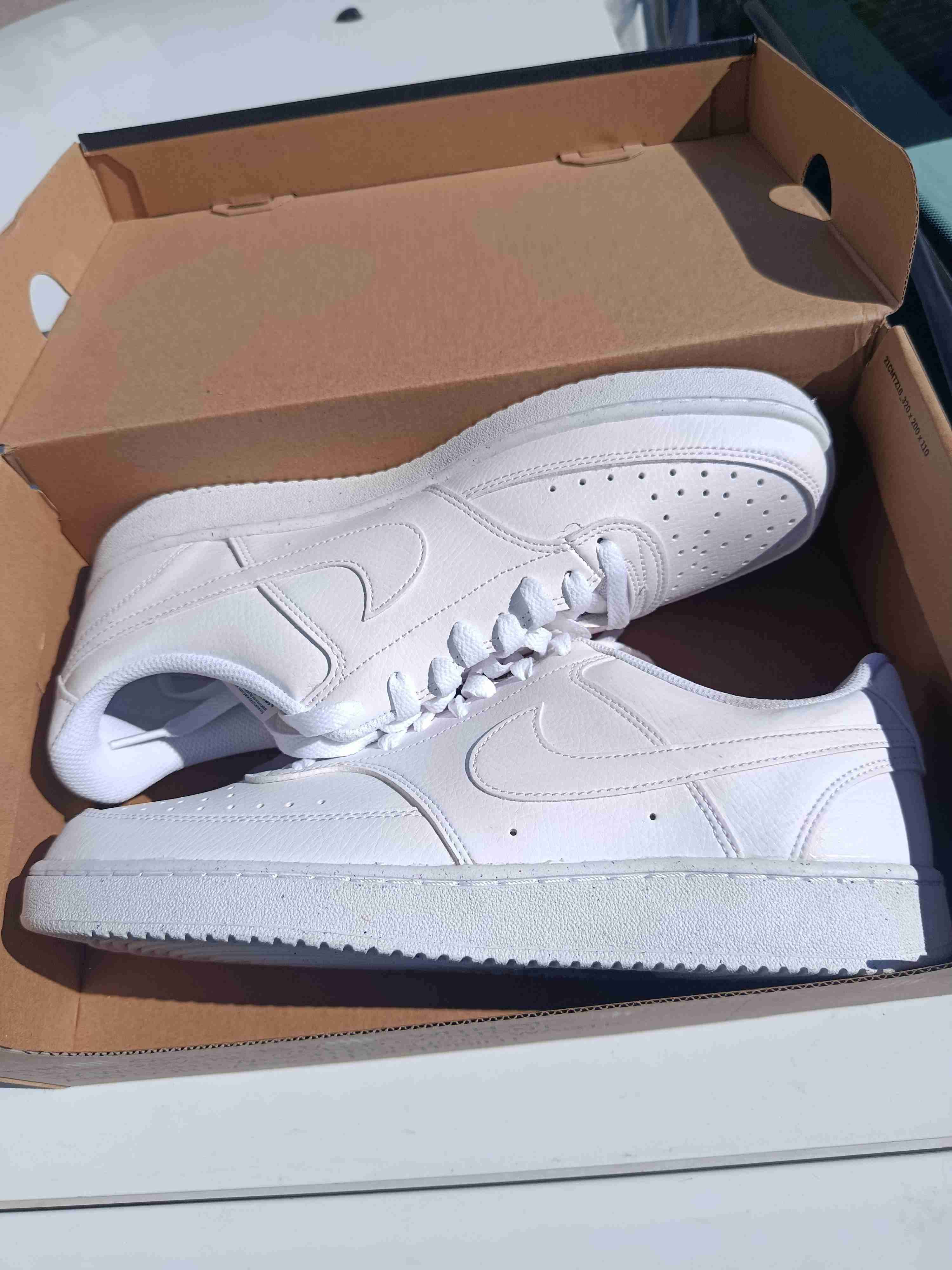 Zapatillas blancas nuevas