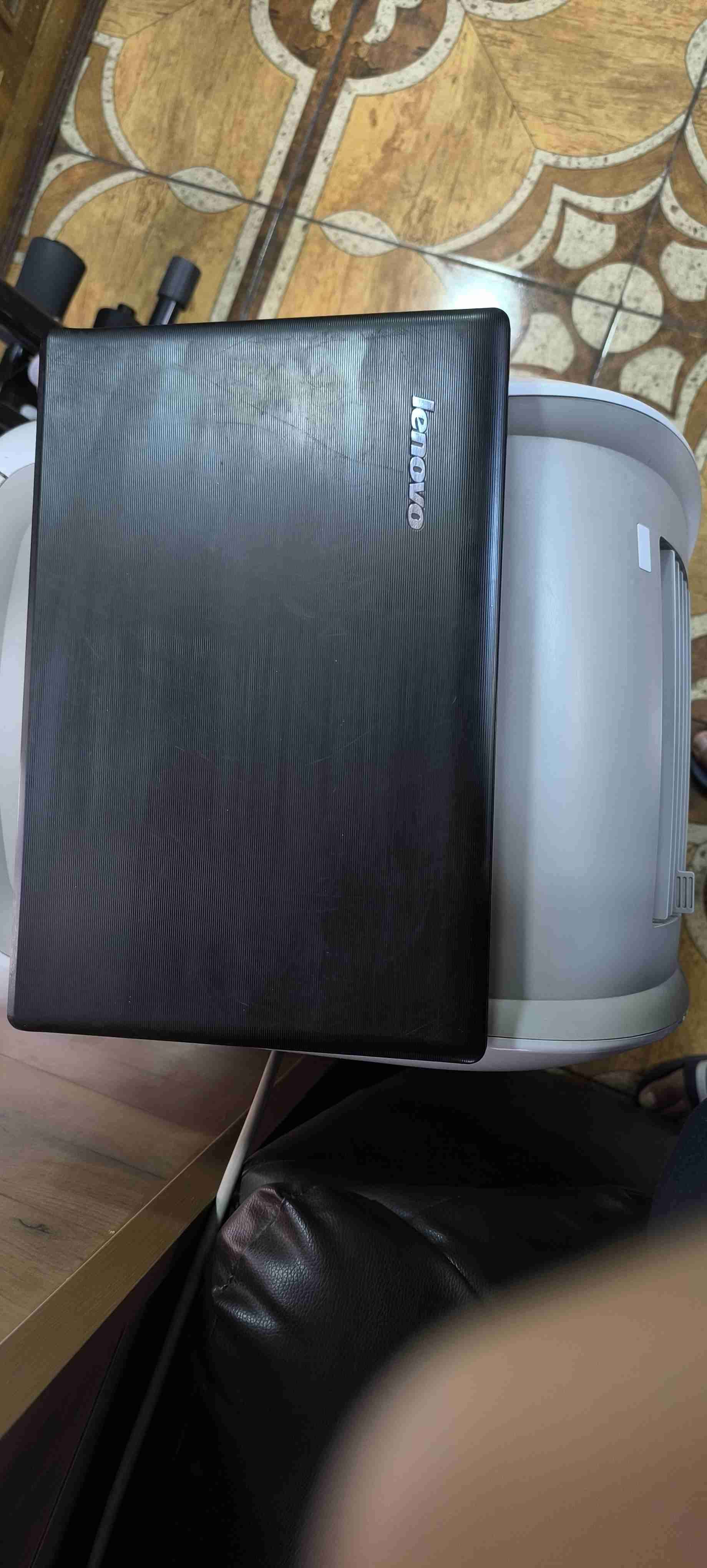 Laptop Lenovo G475 negra - miniatura 2