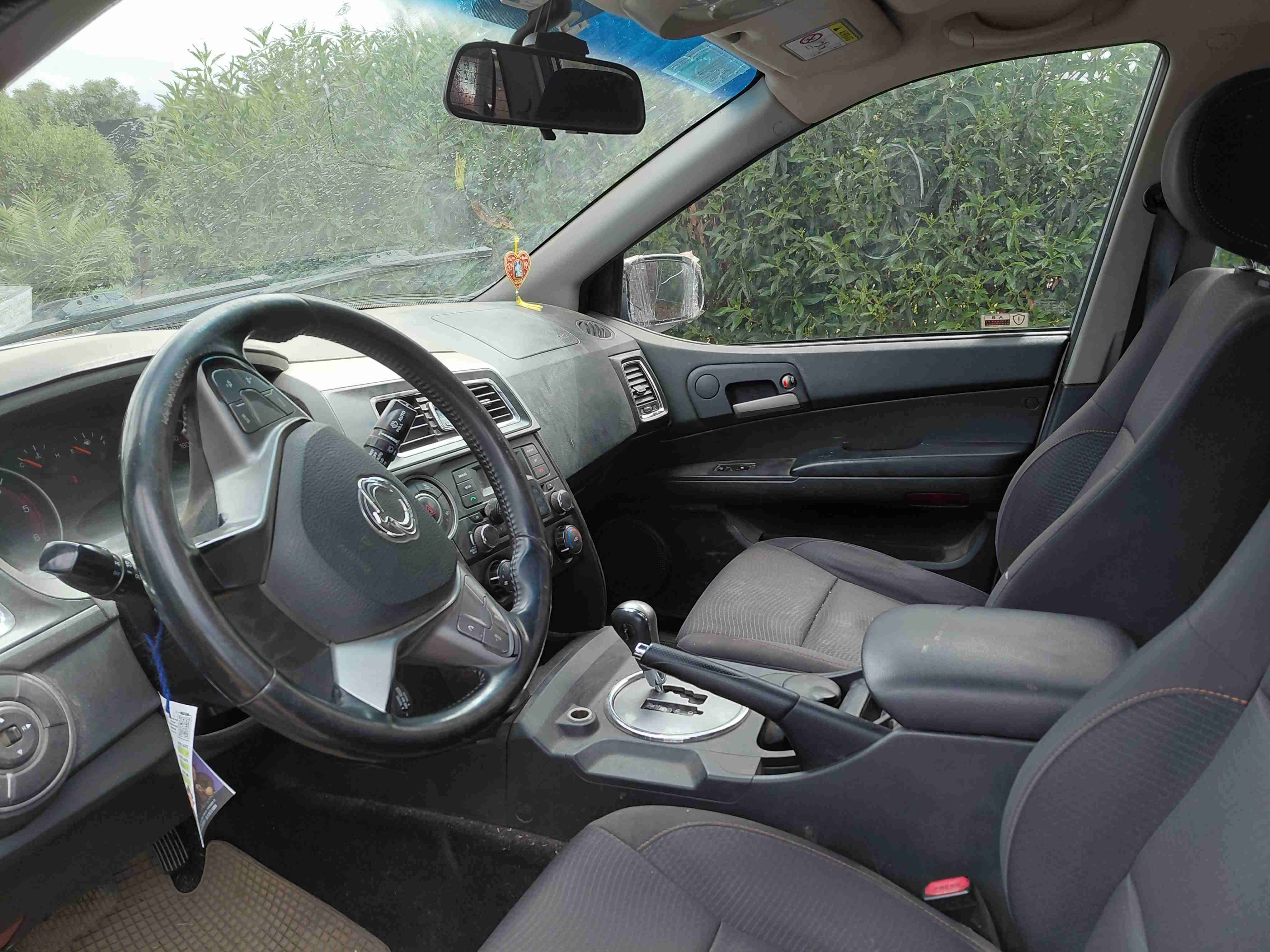 Camioneta ssangyon año 2019 automatica buen estado - miniatura 5