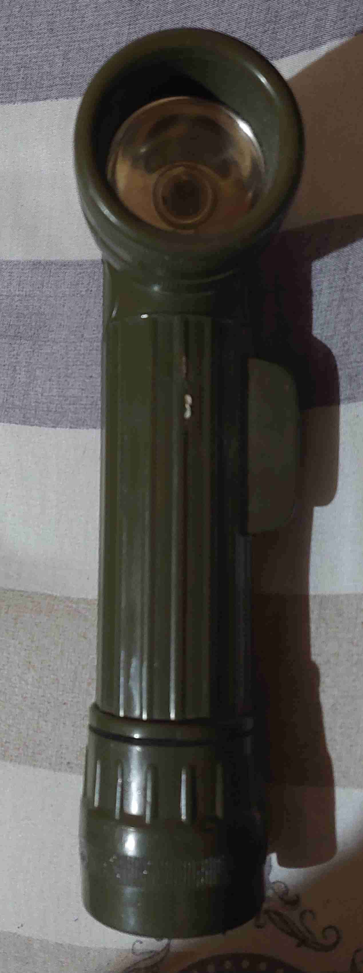 Linterna táctica militar verde - miniatura 6