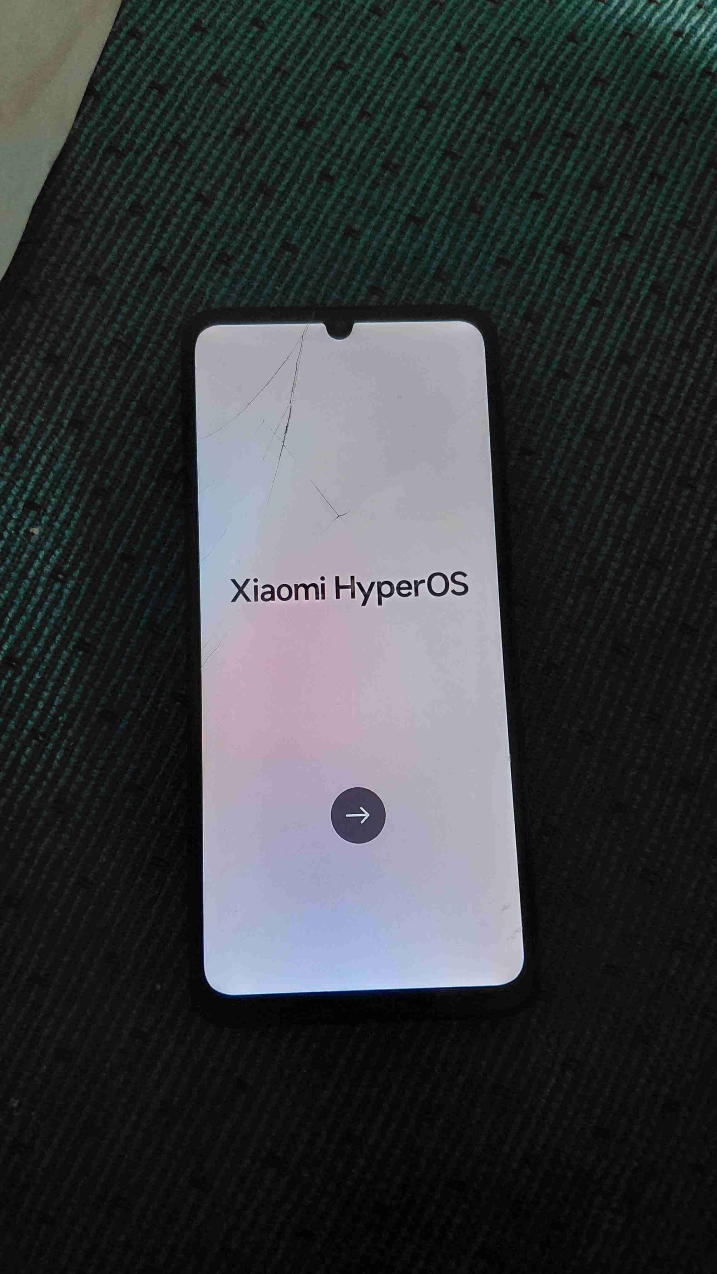 Smartphone Redmi 13C con grietas - miniatura 2