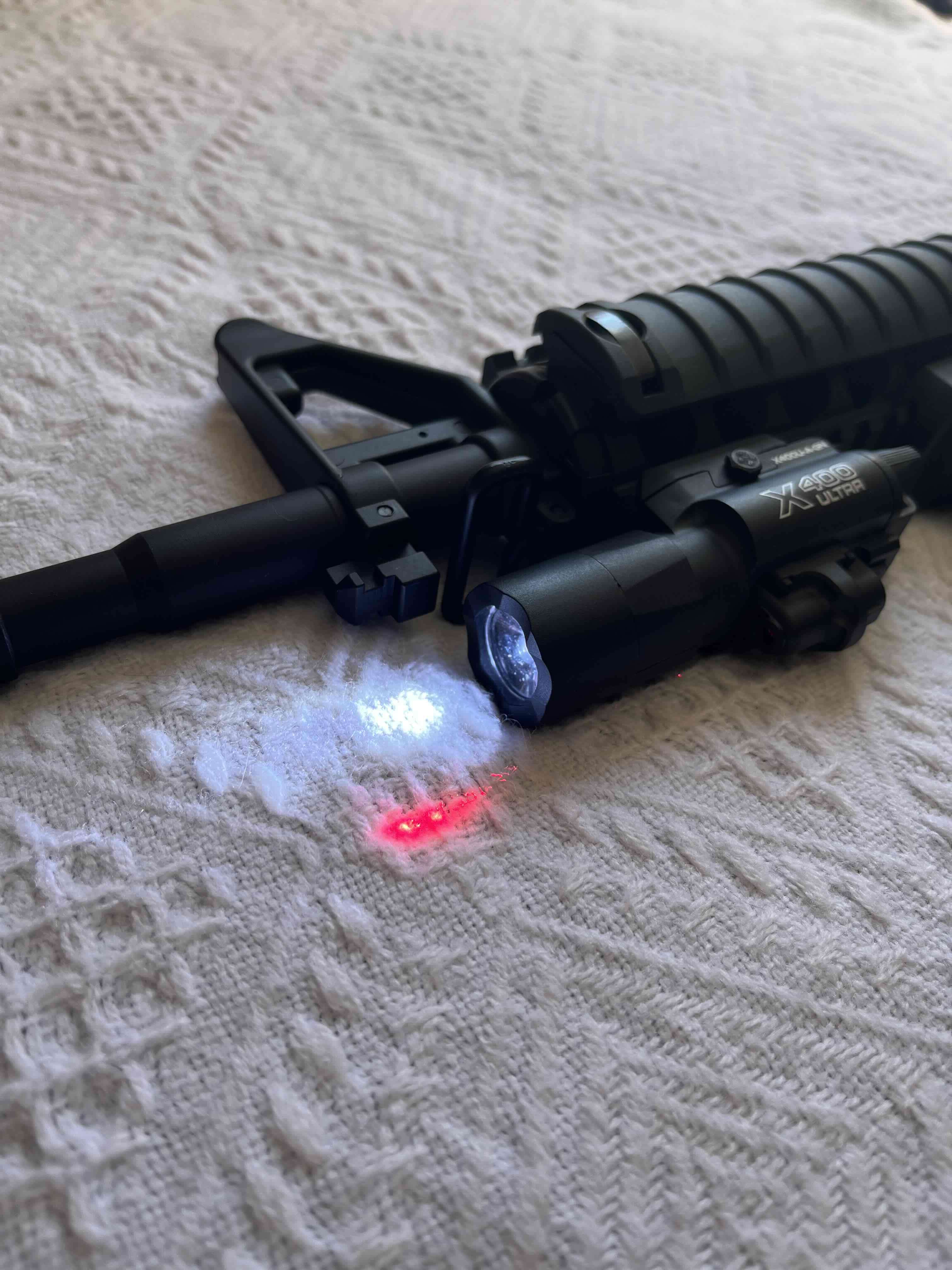 Linterna táctica con láser rojo - miniatura 5