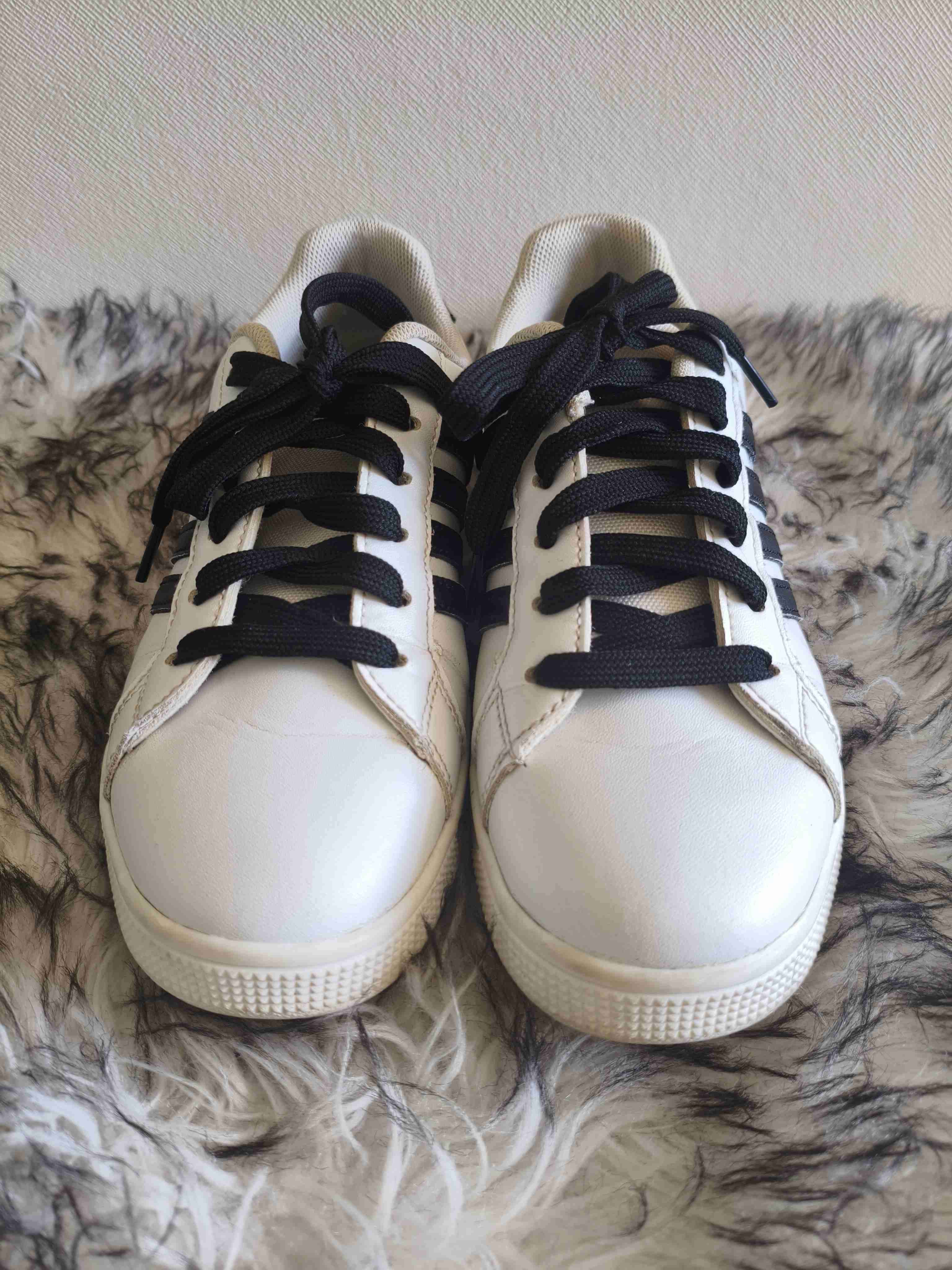 Zapatillas blancas con líneas negras 35 - miniatura 2