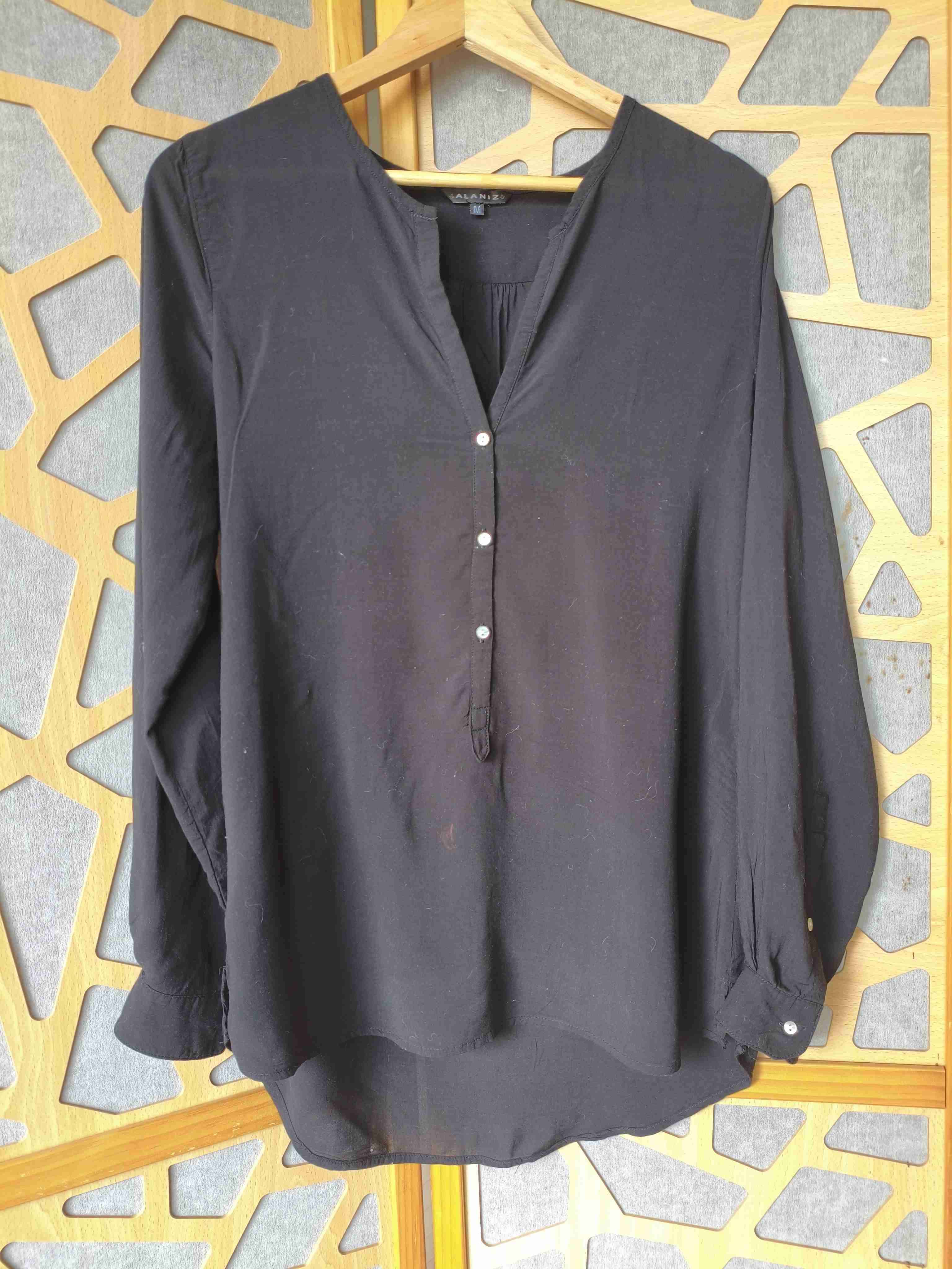 Blusa negra manga larga - miniatura 2