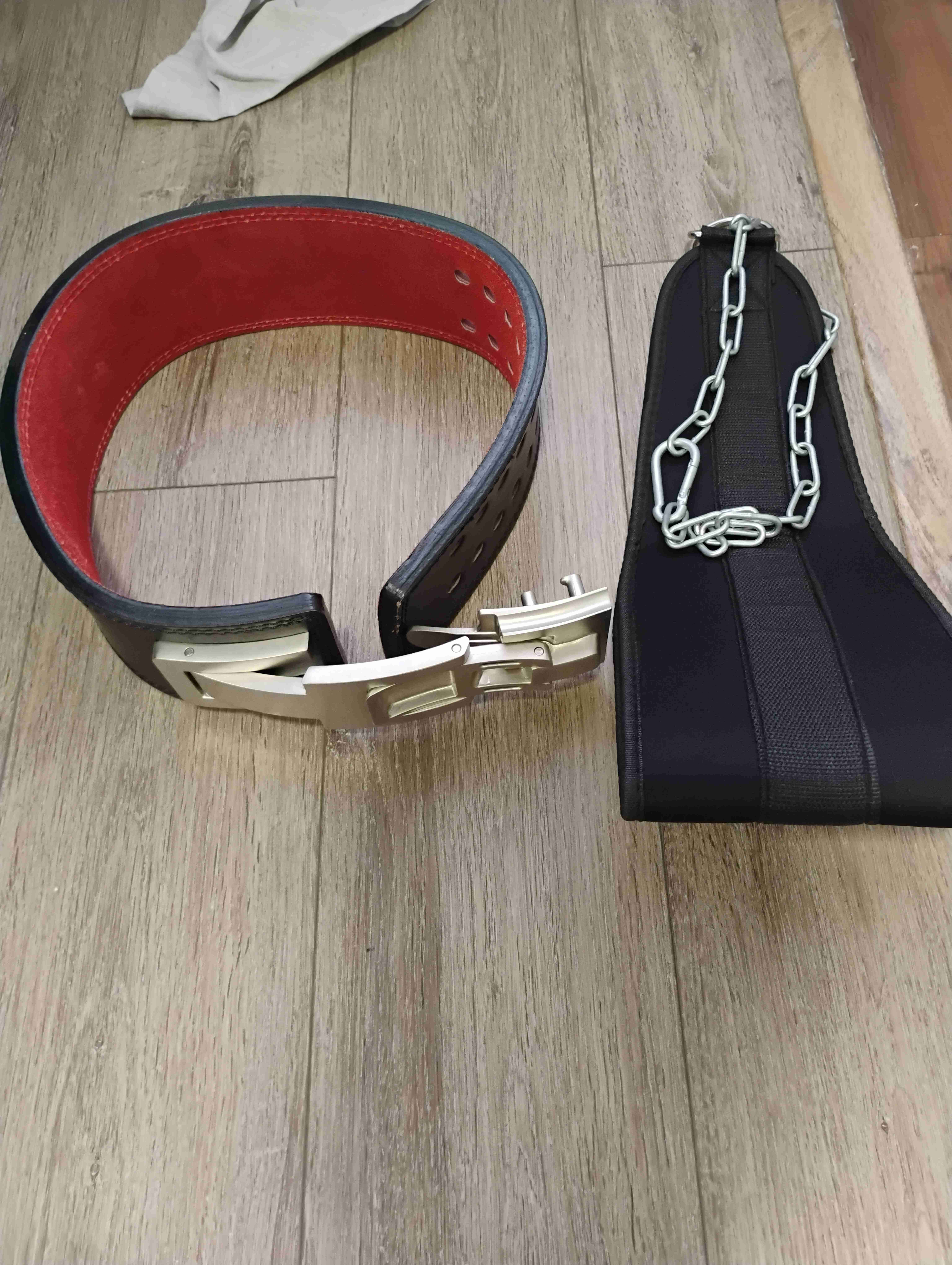 Cinturón de powerliffting y cinturón de lastre.