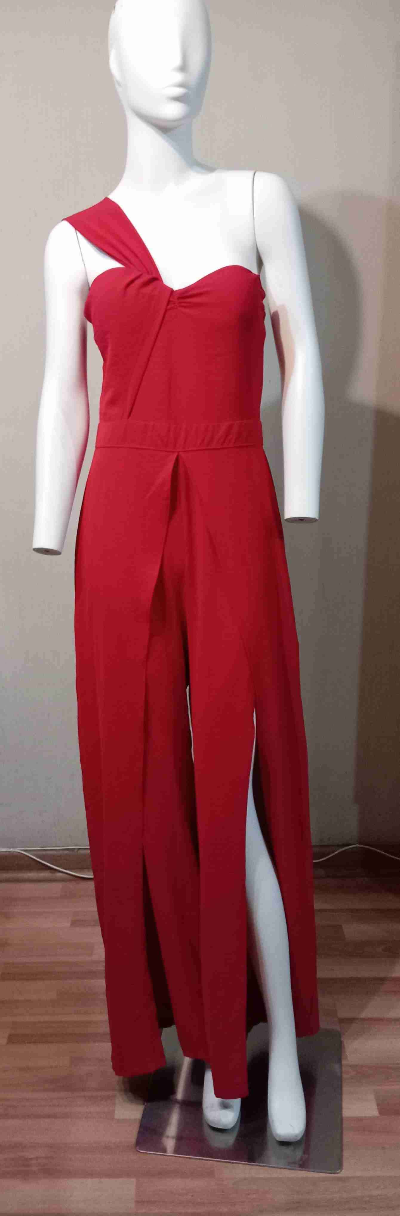 Enterito rojo un hombro