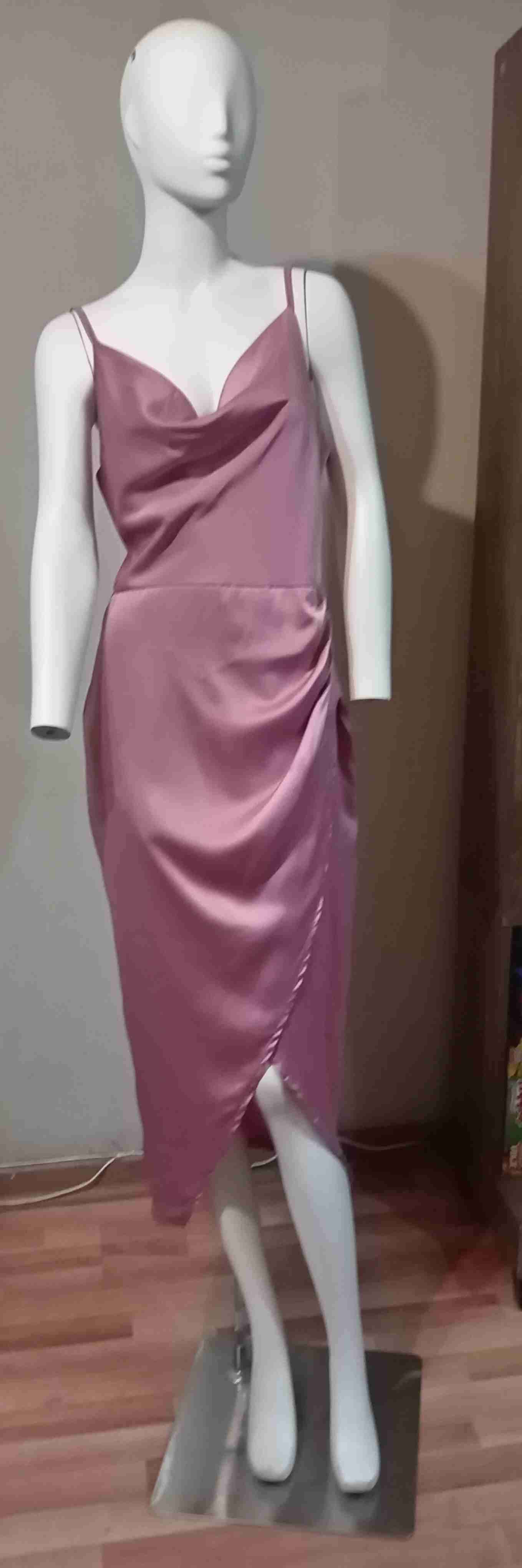 Vestido de noche rosa elegante - miniatura 2