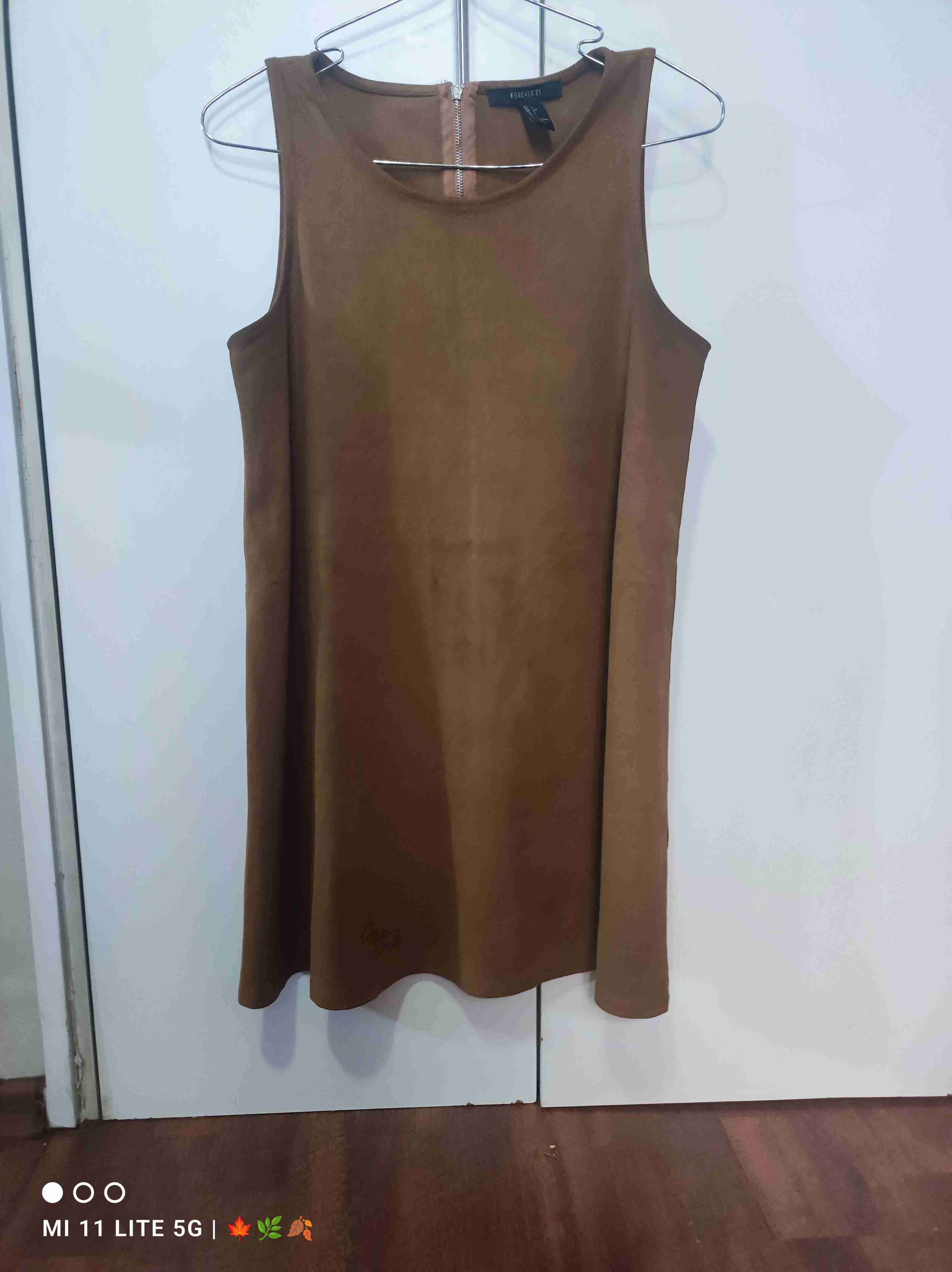 Vestido corto marrón con tirantes - miniatura 4