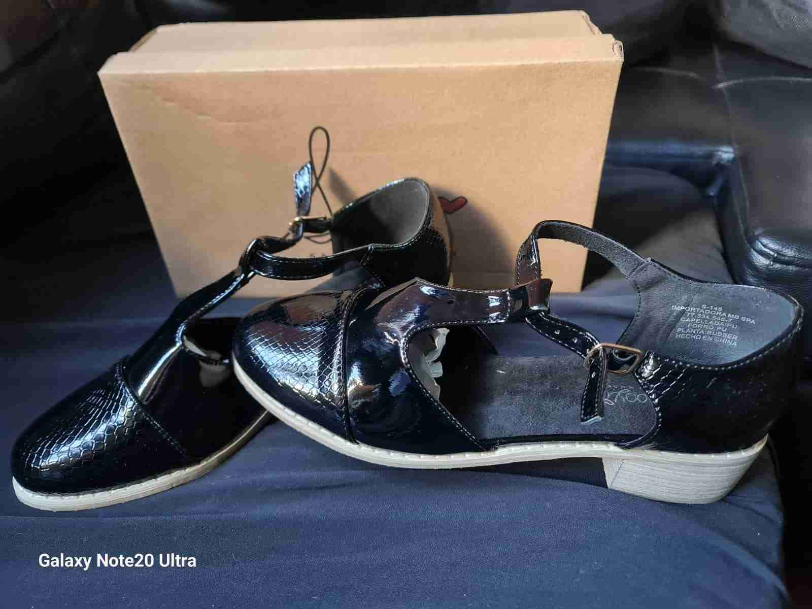 Zapatos negros de charol - miniatura 2