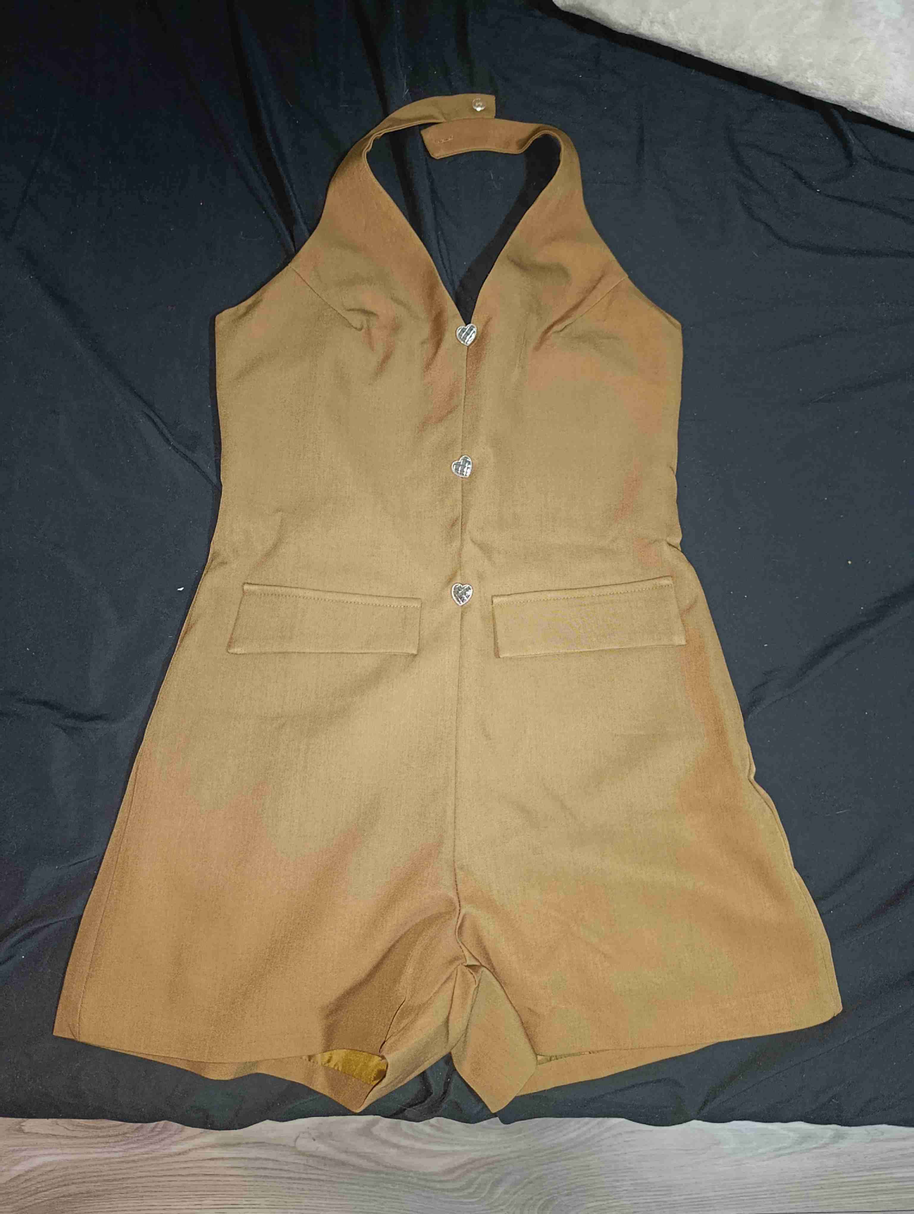 Mono blanco y cafe sin mangas - miniatura 2