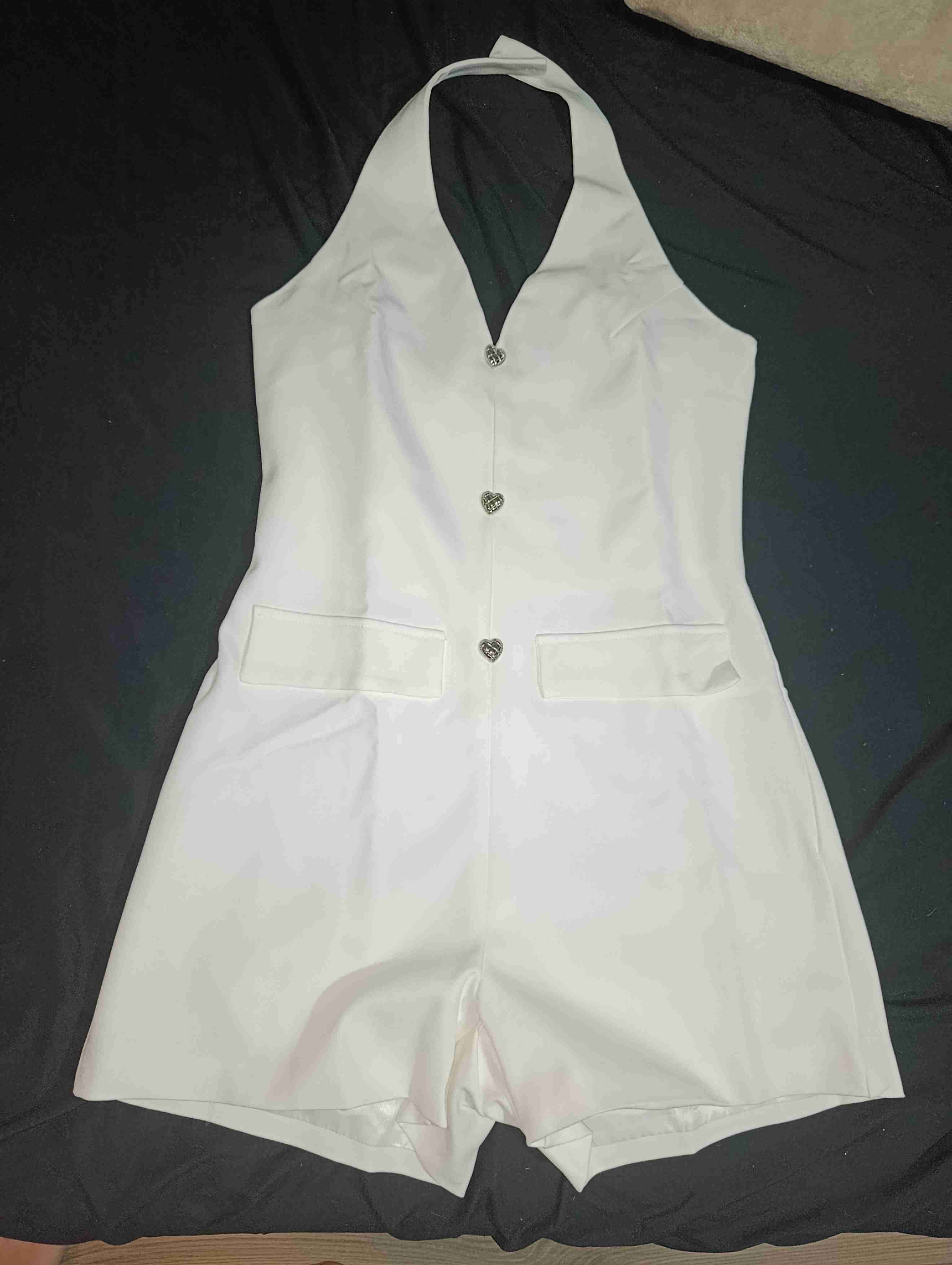 Mono blanco y cafe sin mangas - miniatura 3