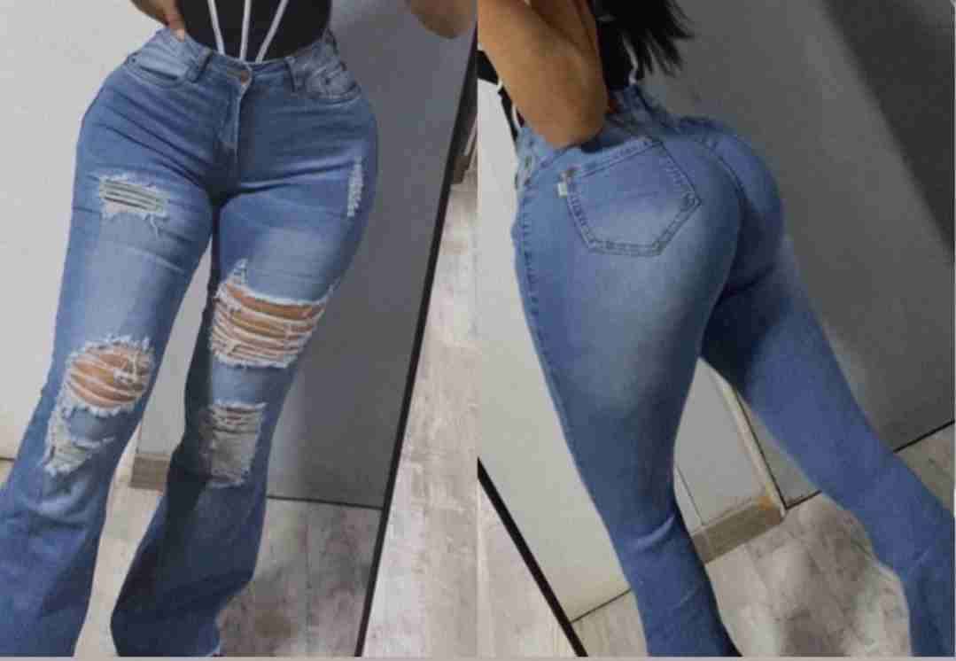 Jeans desgastados azul claro
