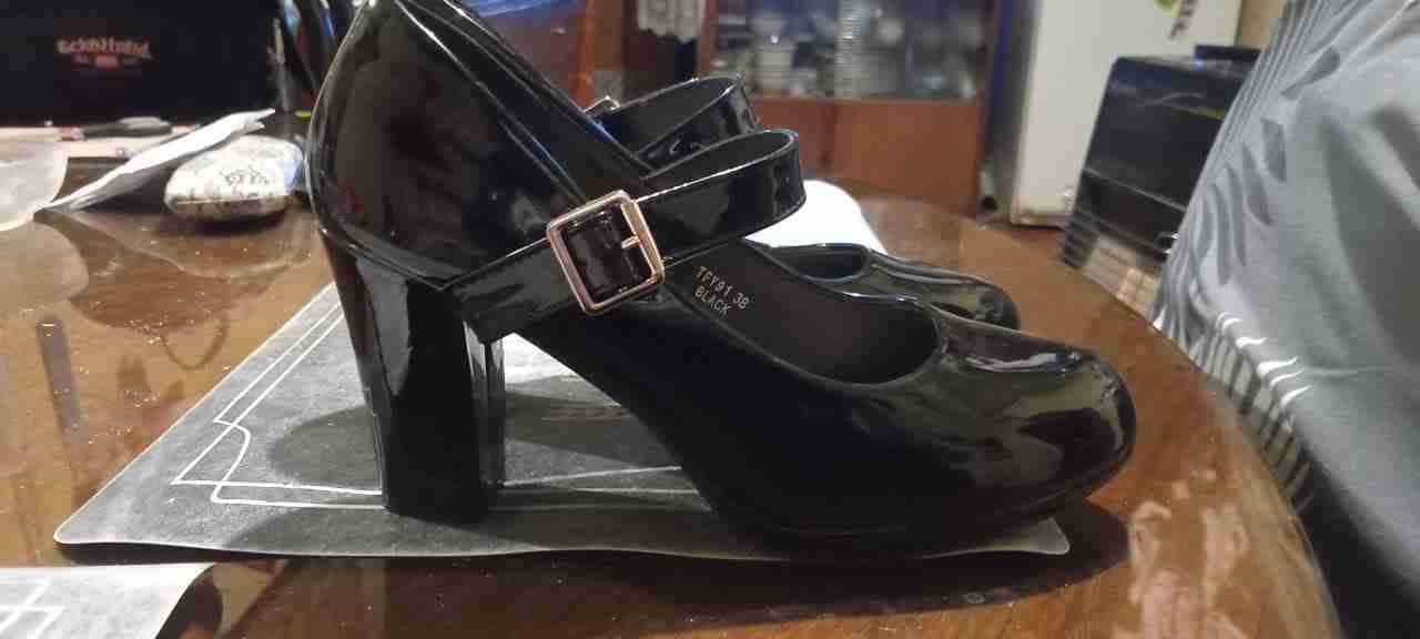 Zapatos de charol negros