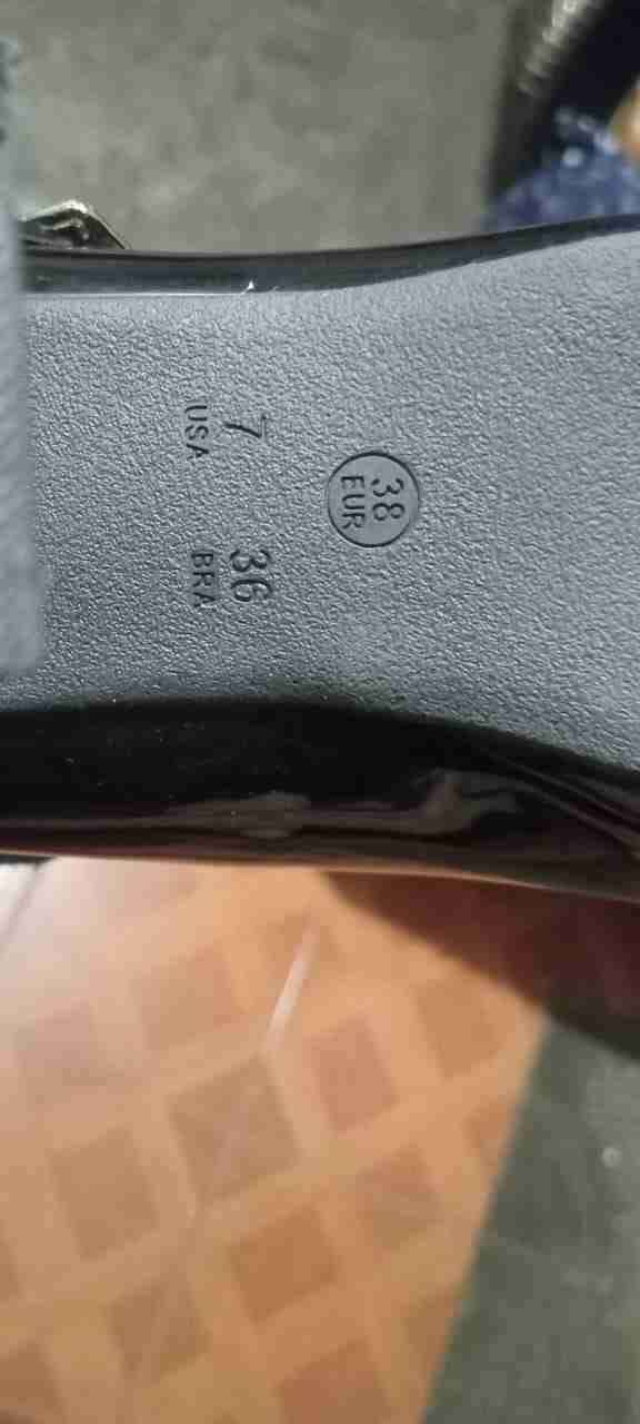 Zapatos de charol negros - miniatura 3