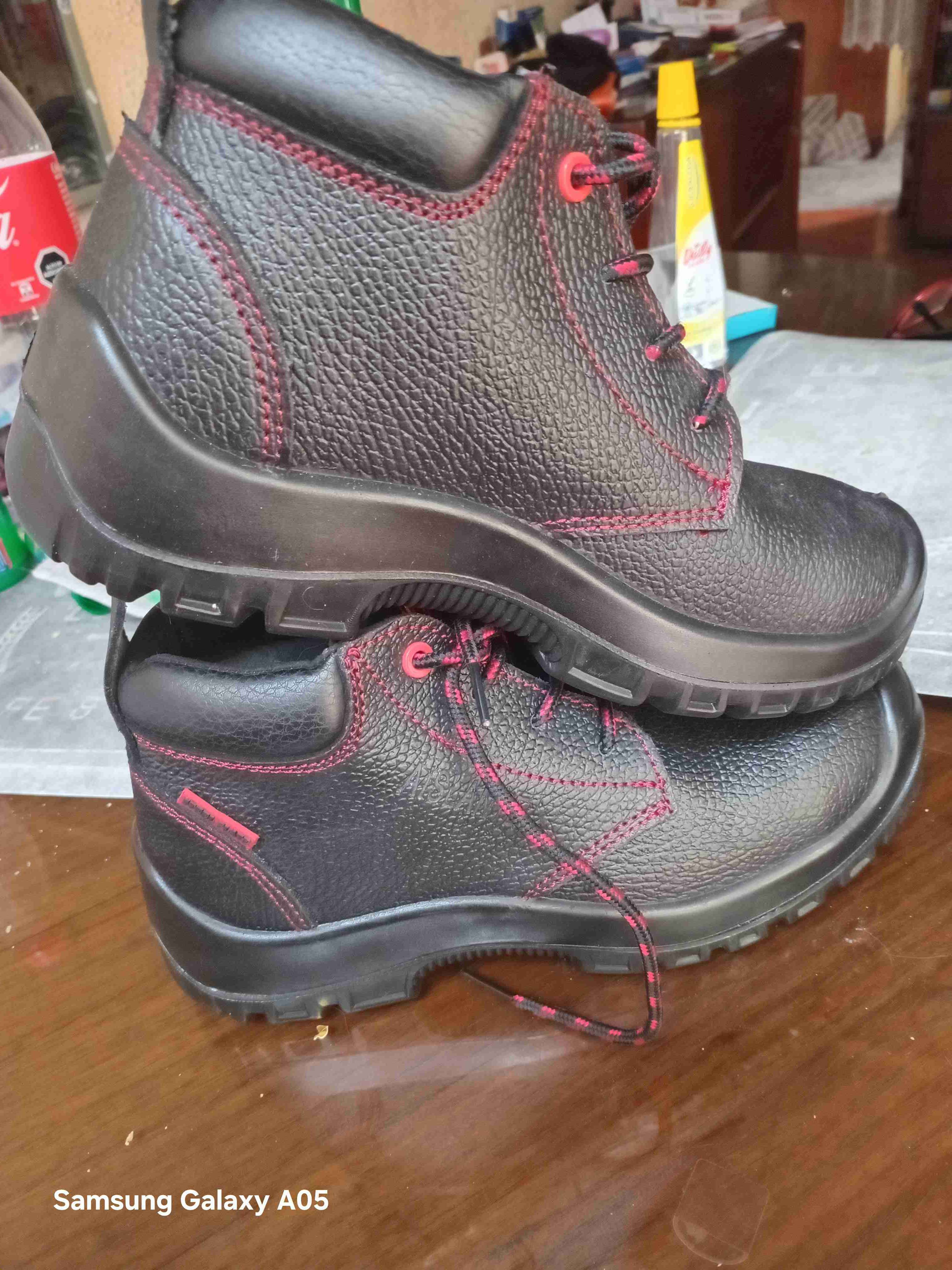 Bototos de seguridad negros