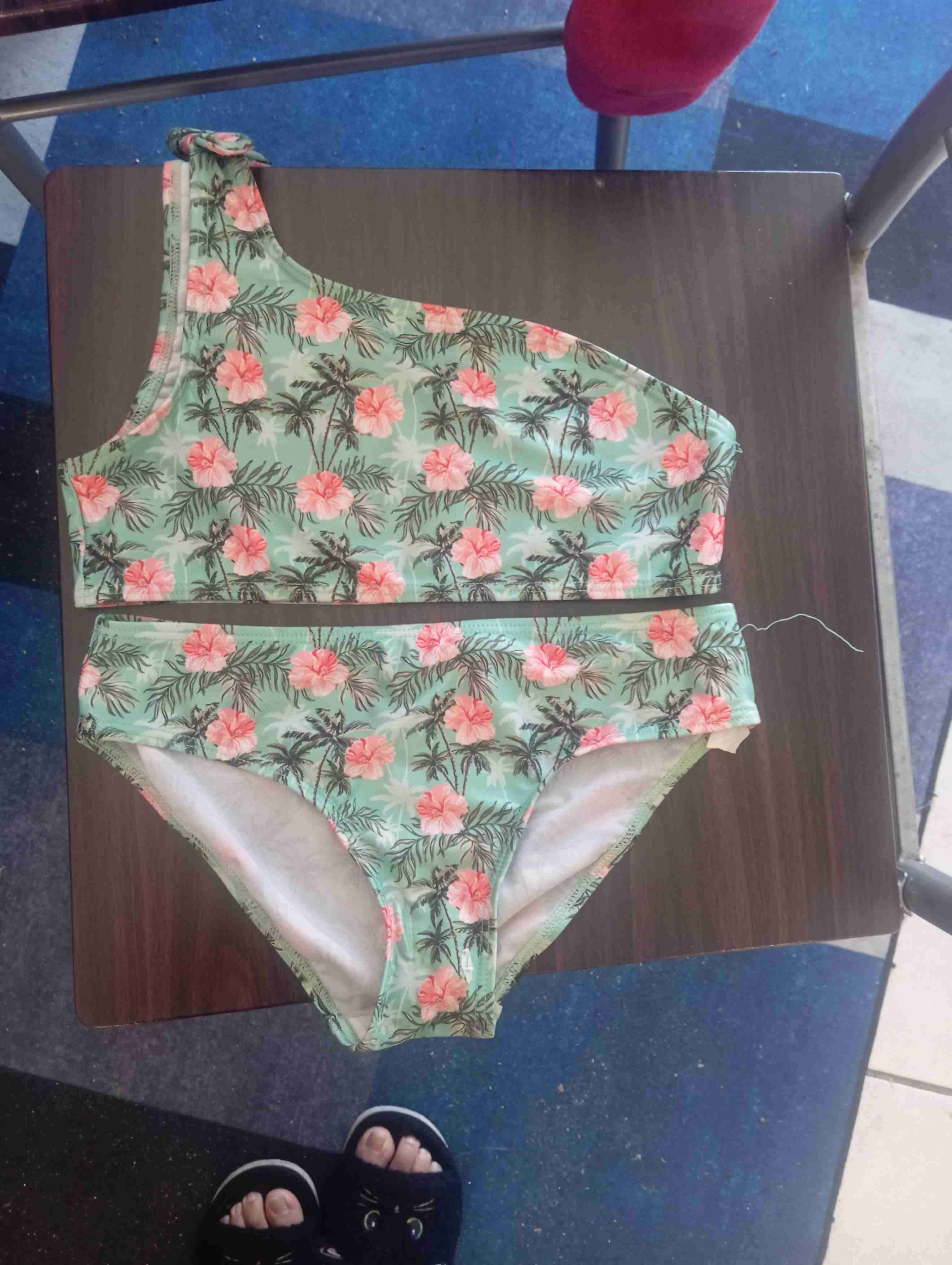 Bikini estampado floral verde y parte superior
