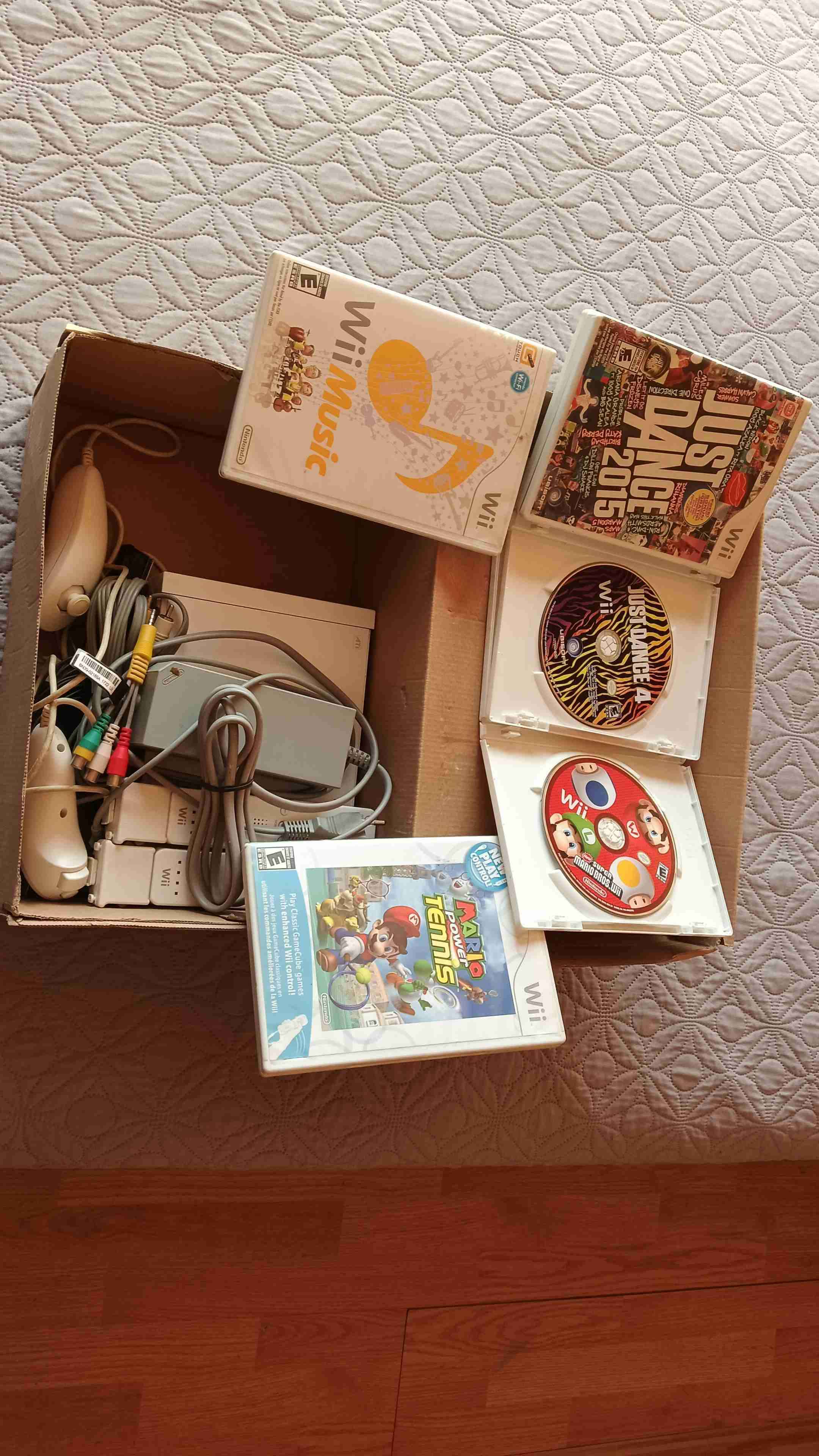 Consola Wii con accesorios y juegos - miniatura 3