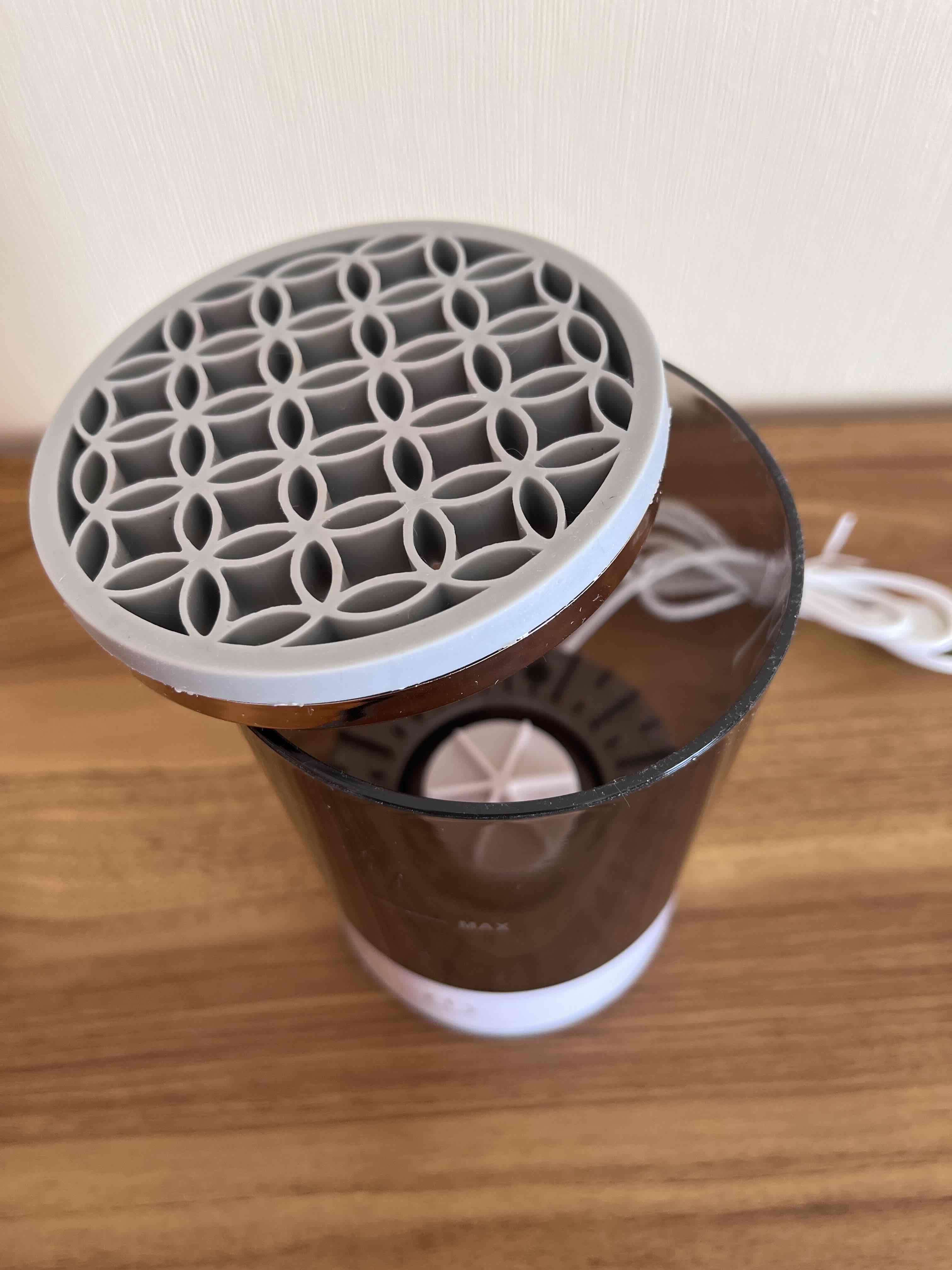 Limpiador eléctrico de brochas de maquillaje - miniatura 2
