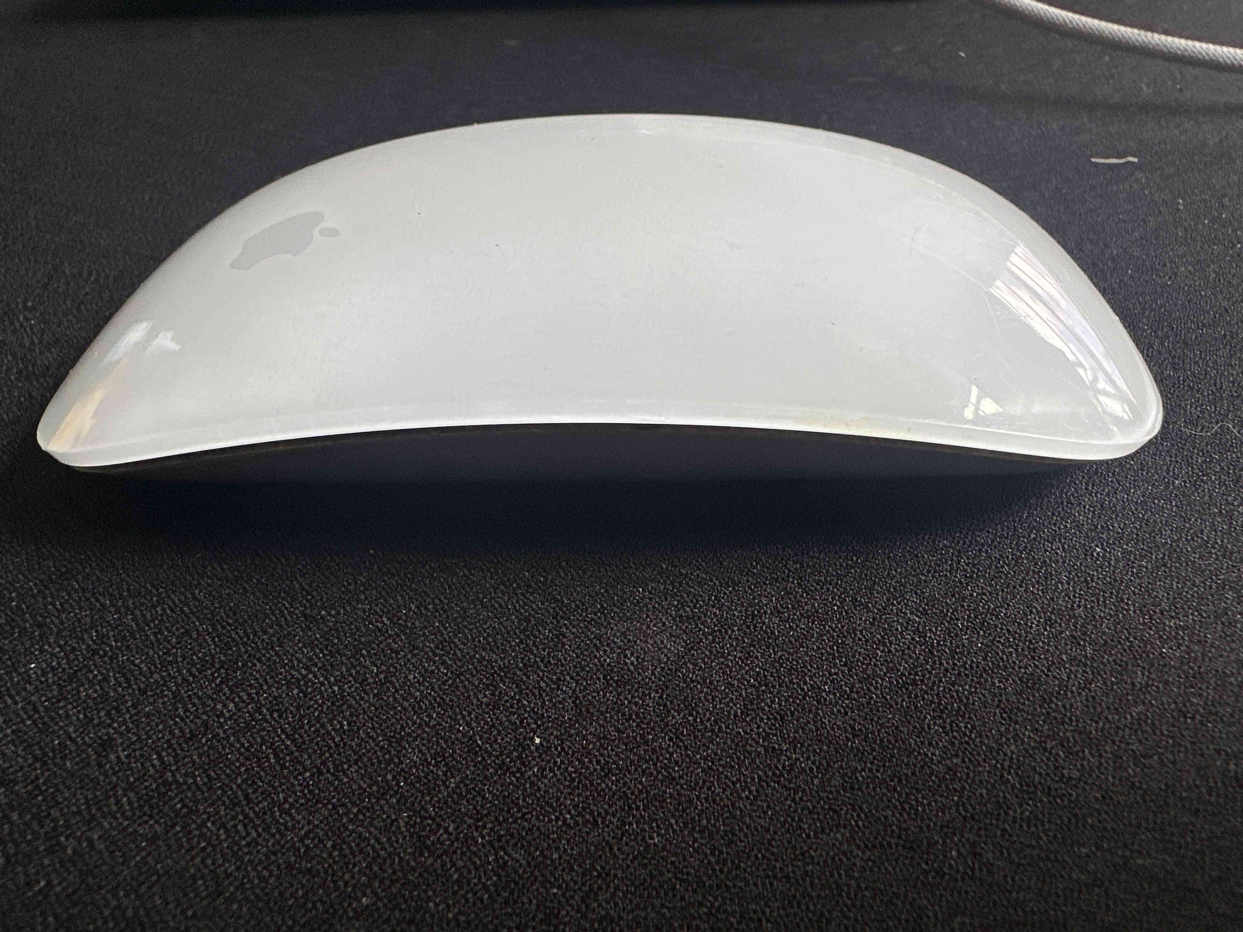 Apple Magic Mouse 2 (Lightning) - Excelente Estado - miniatura 2