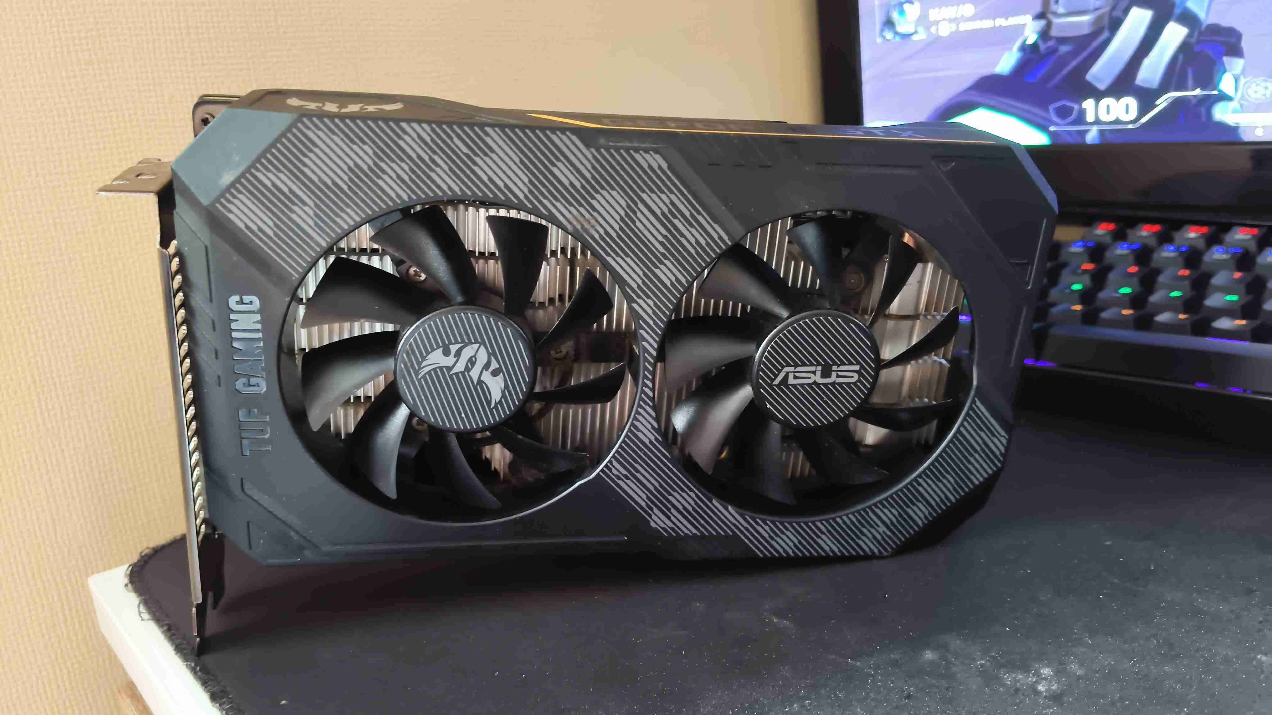 Tarjeta gráfica ASUS TUF Gaming GTX 1650 Super - miniatura 3