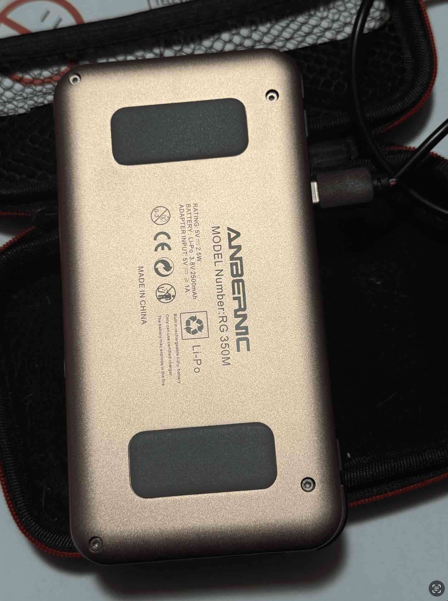 Consola portátil retro Anbernic con bolso - miniatura 3