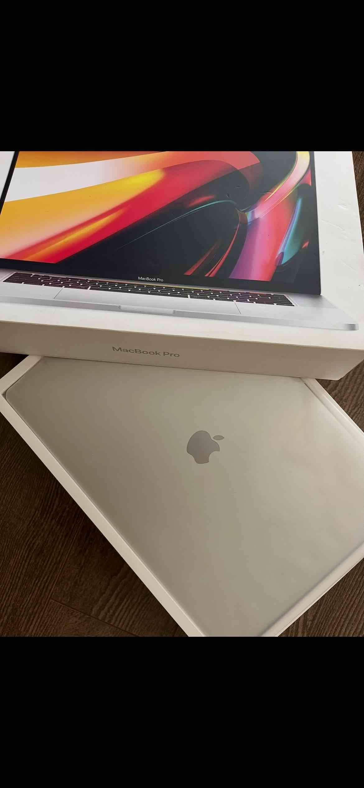 MacBook Pro 16” 2019 Intel i7 | 16GB RAM | 512GB S - miniatura 3