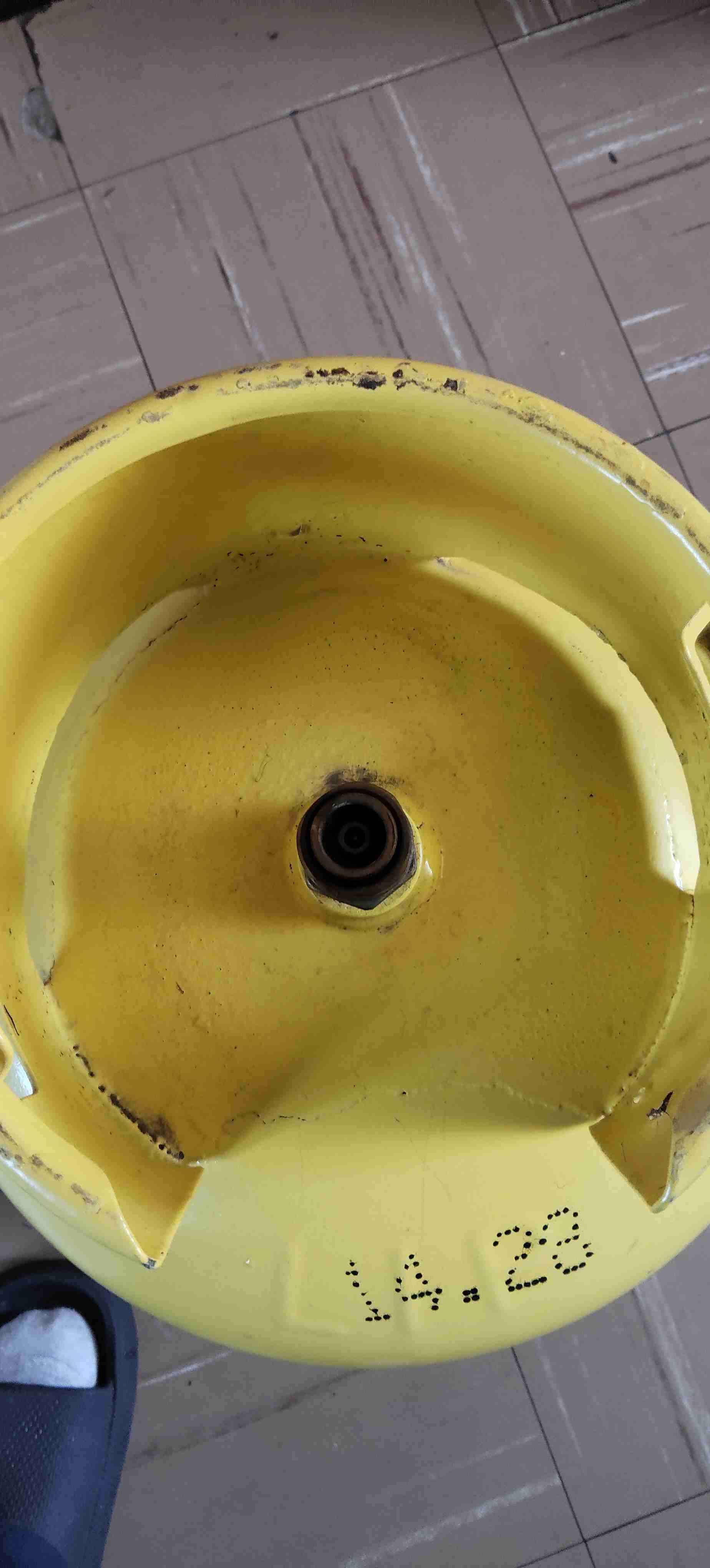 Cilindro de gas amarillo - miniatura 5