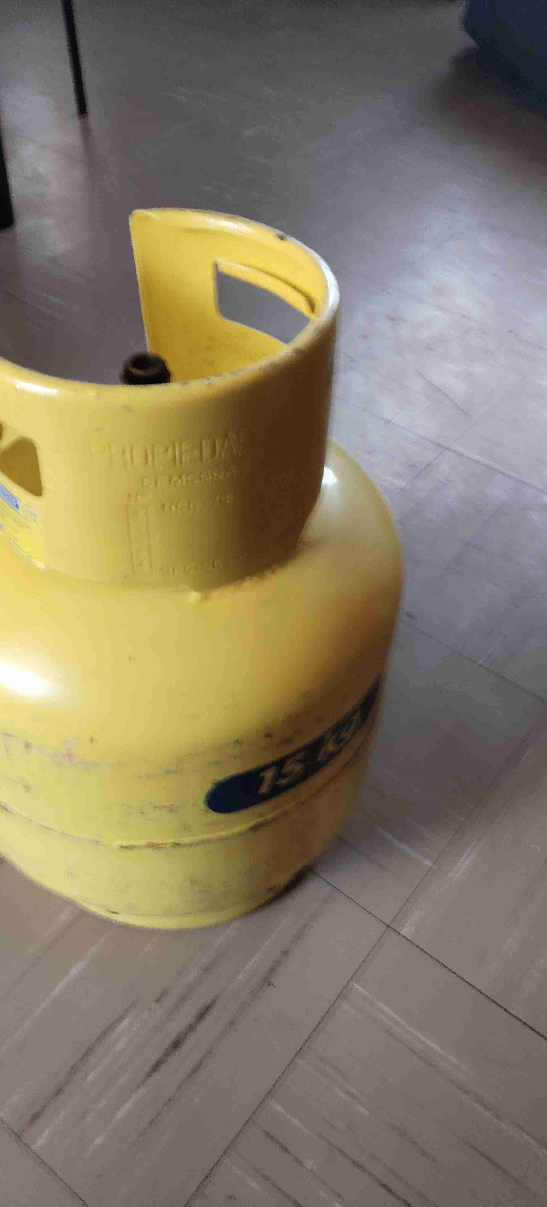 Cilindro de gas amarillo - miniatura 6