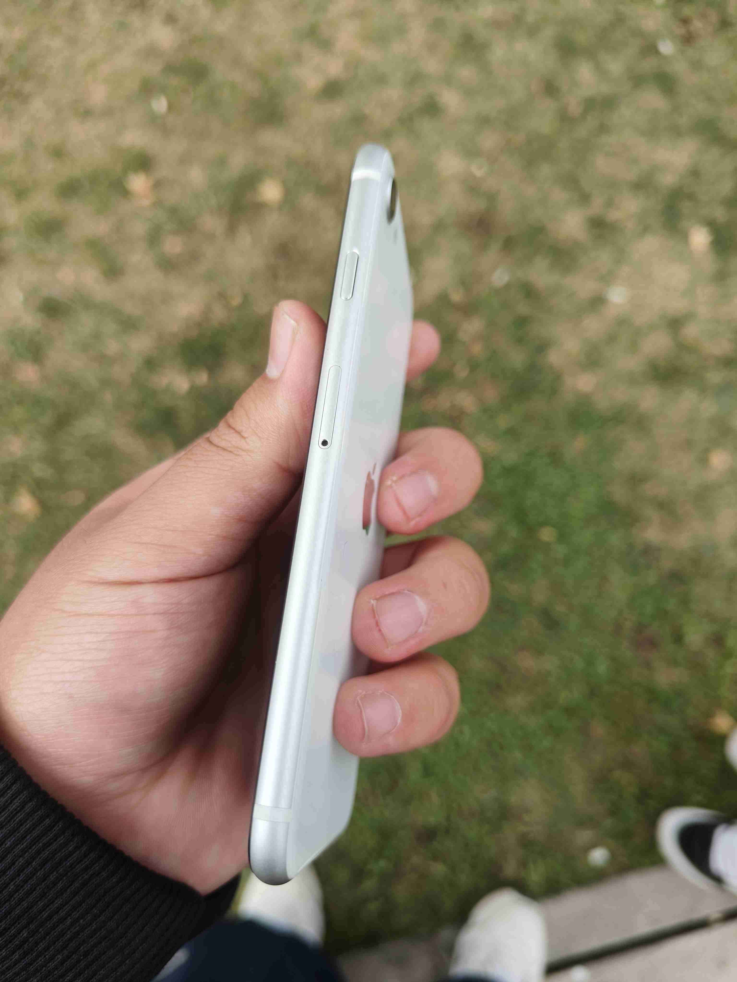 iPhone SE 2020 - miniatura 3