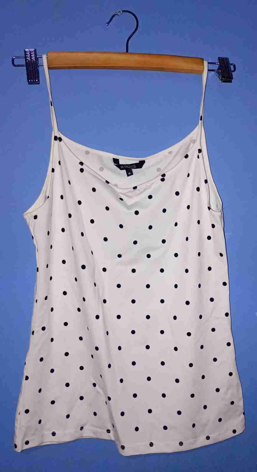 Blusa blanca de lunares