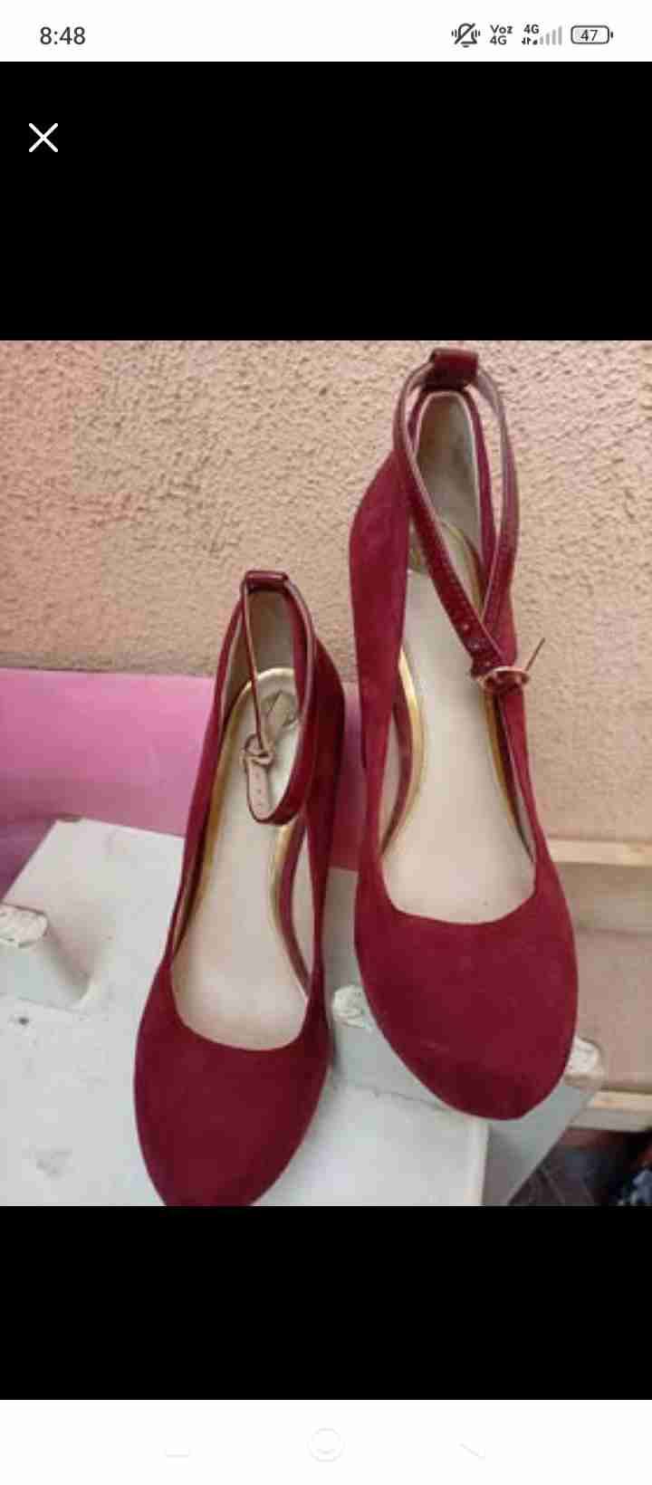 Zapatos de tacón rojos