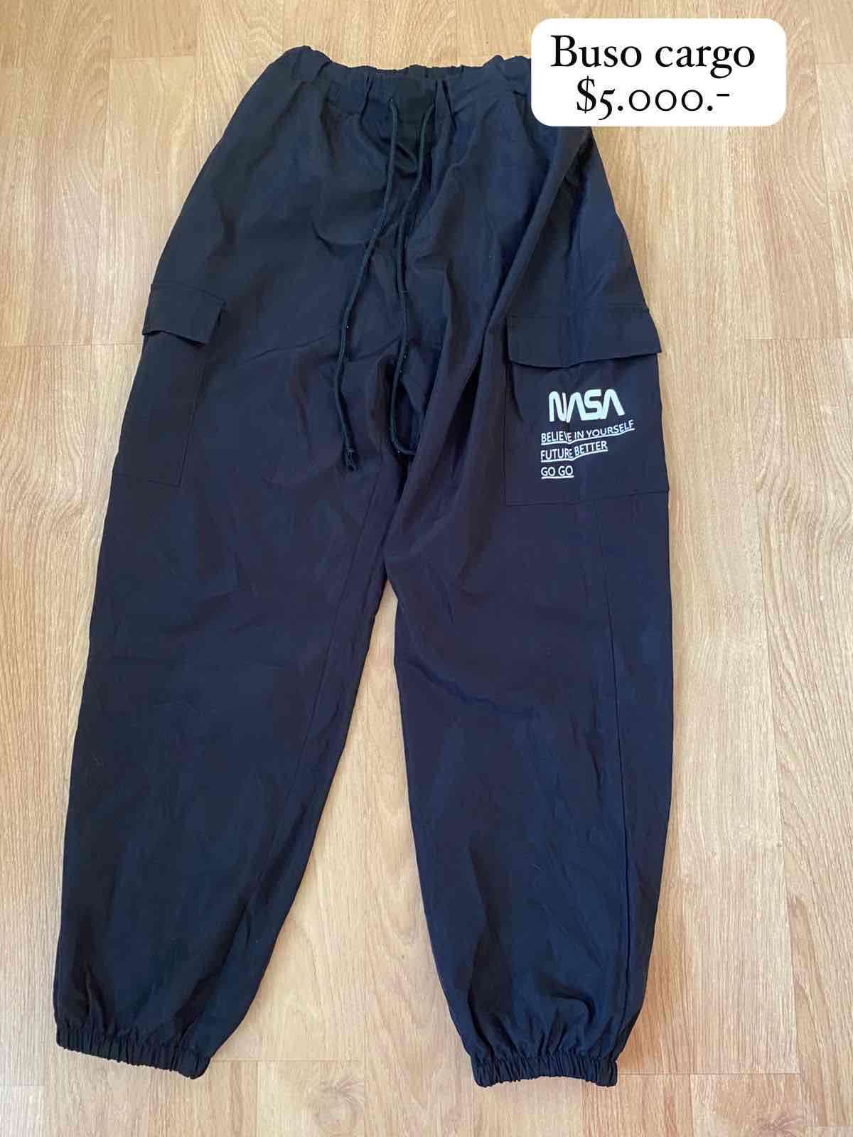 Pantalón cargo negro NASA