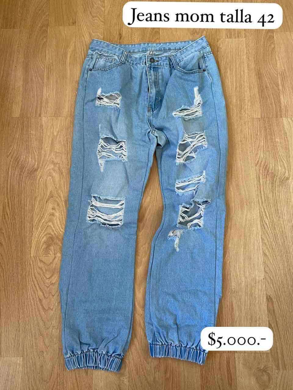 Jeans mom desgastados talla 42