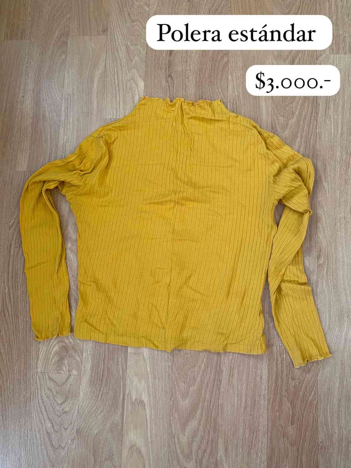 Polera amarilla de punto