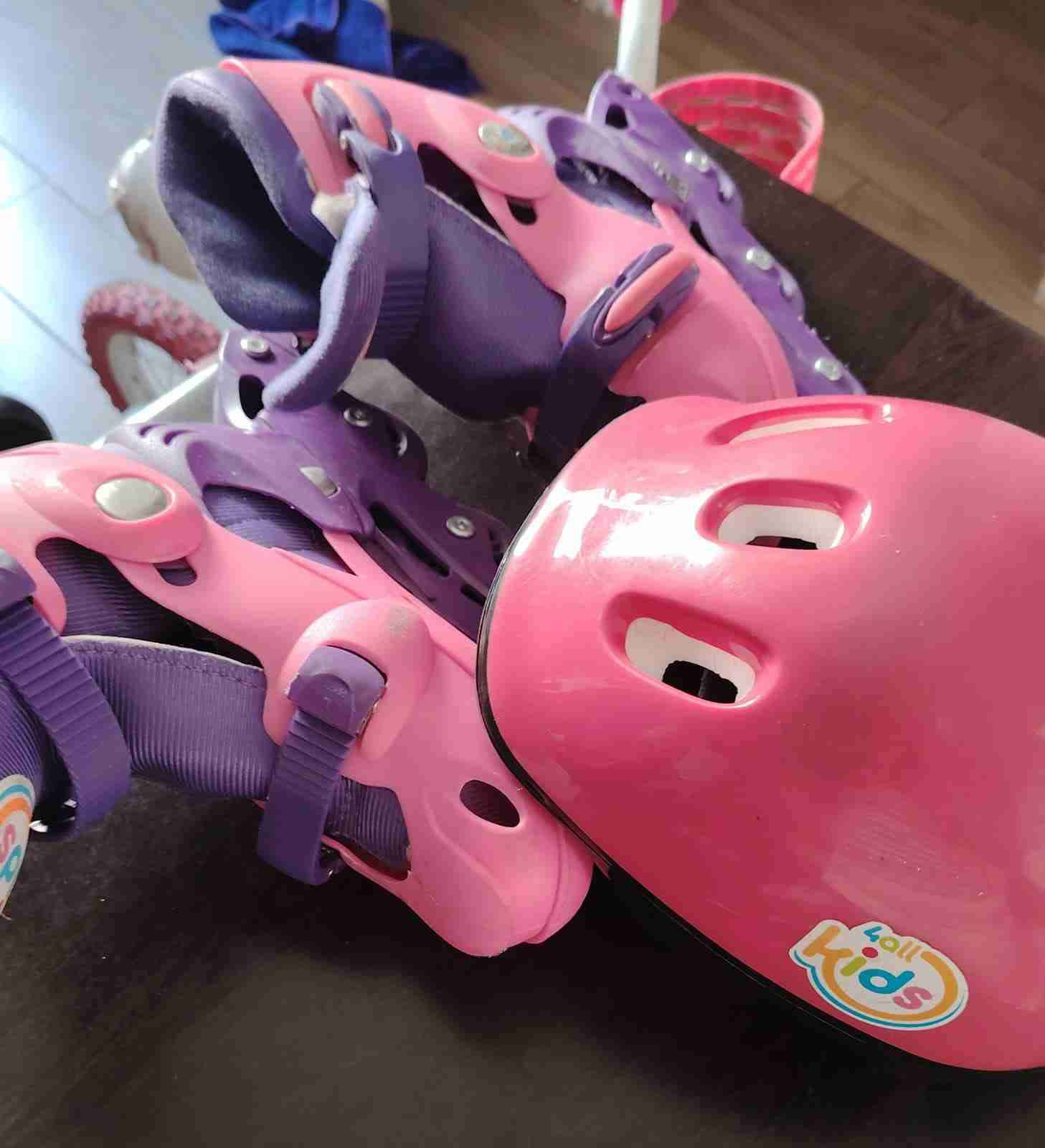 Set patines y casco rosado talla 30 a 34