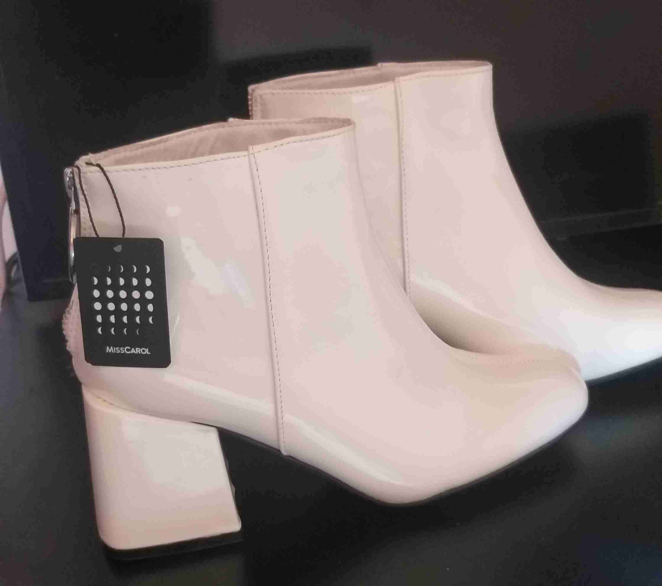 Botines blancos MissCarol