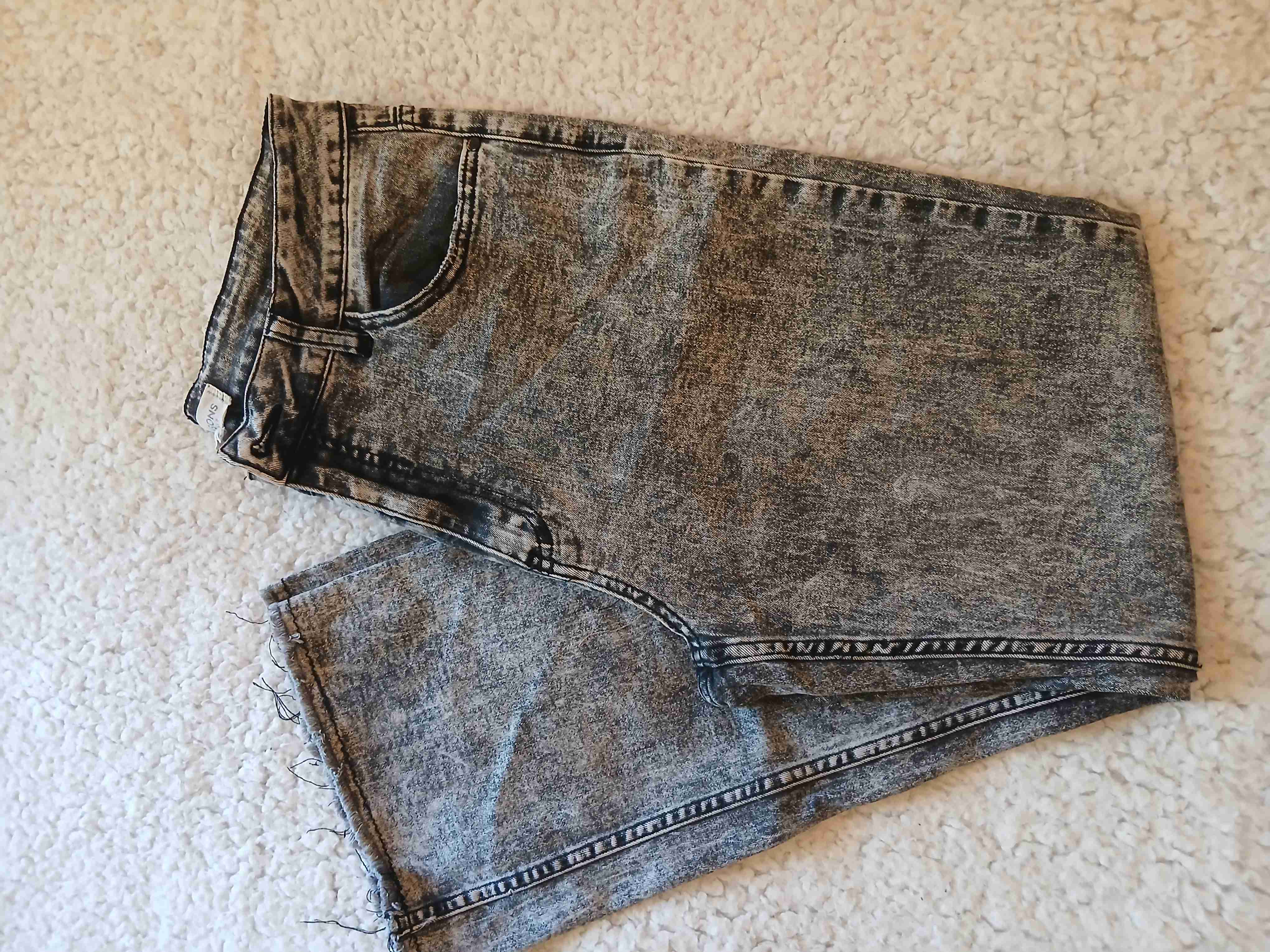 Jeans grises desgastados