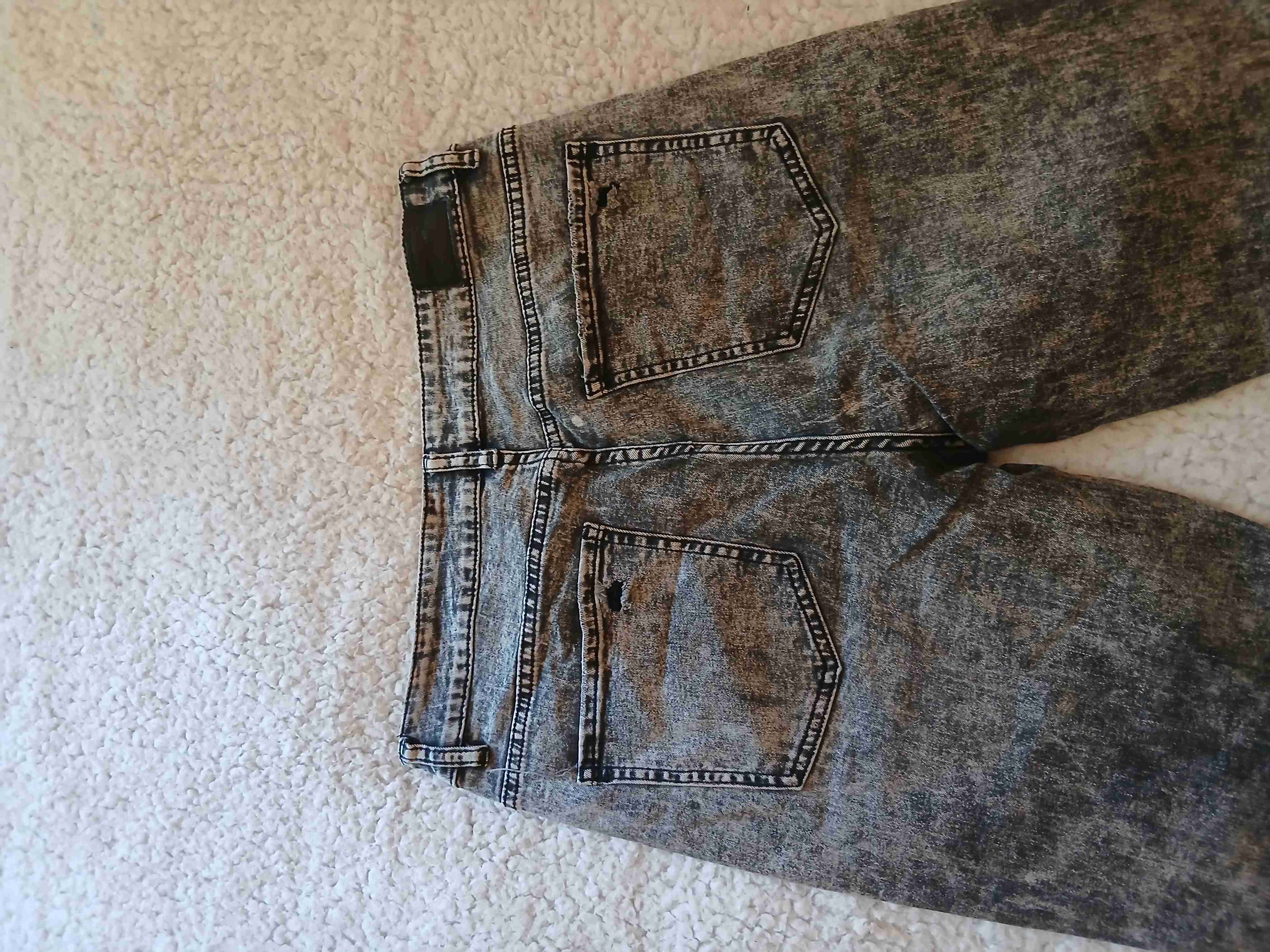 Jeans grises desgastados - miniatura 3