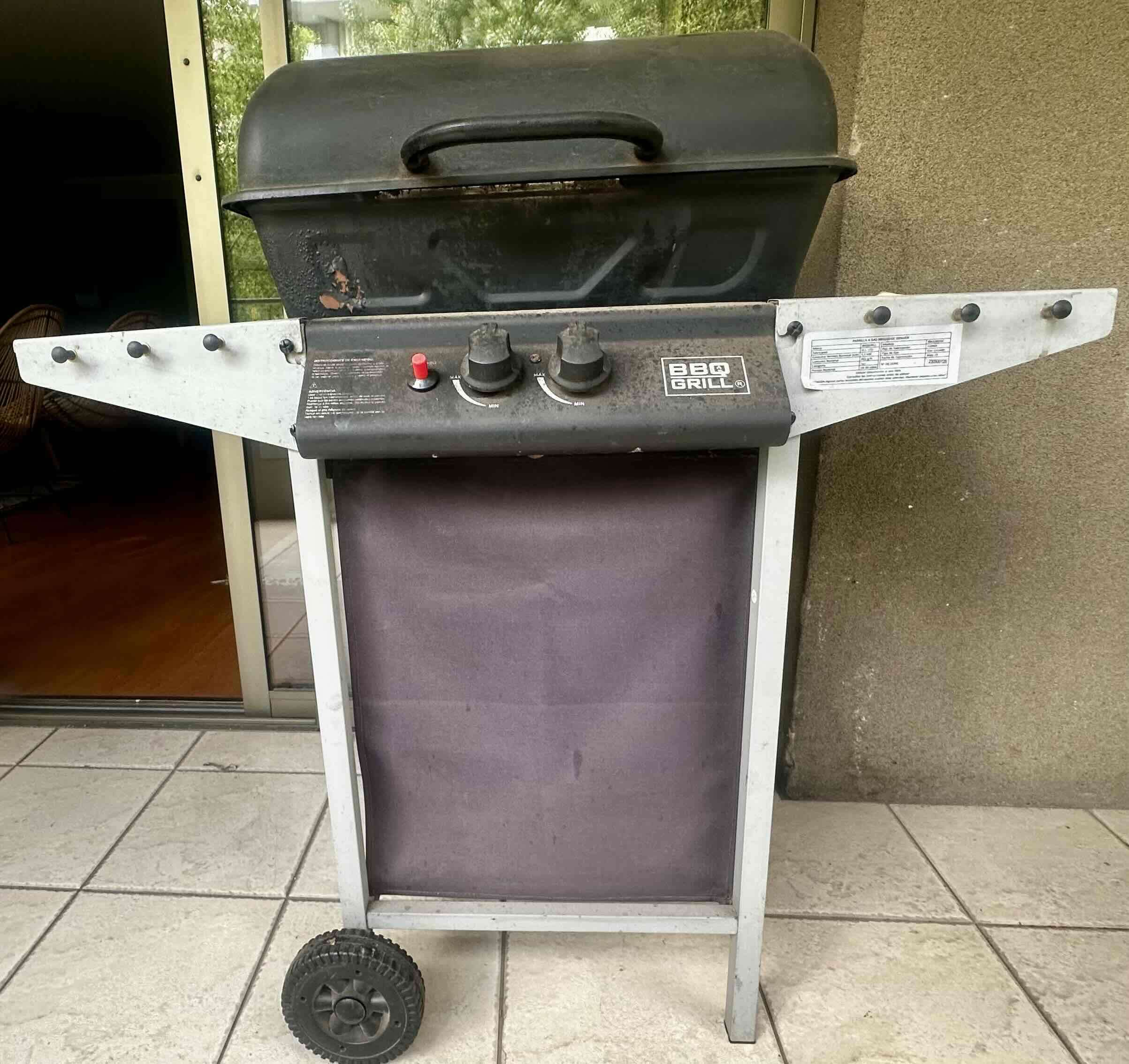 Parrilla a gas color negro BBQ GRILL