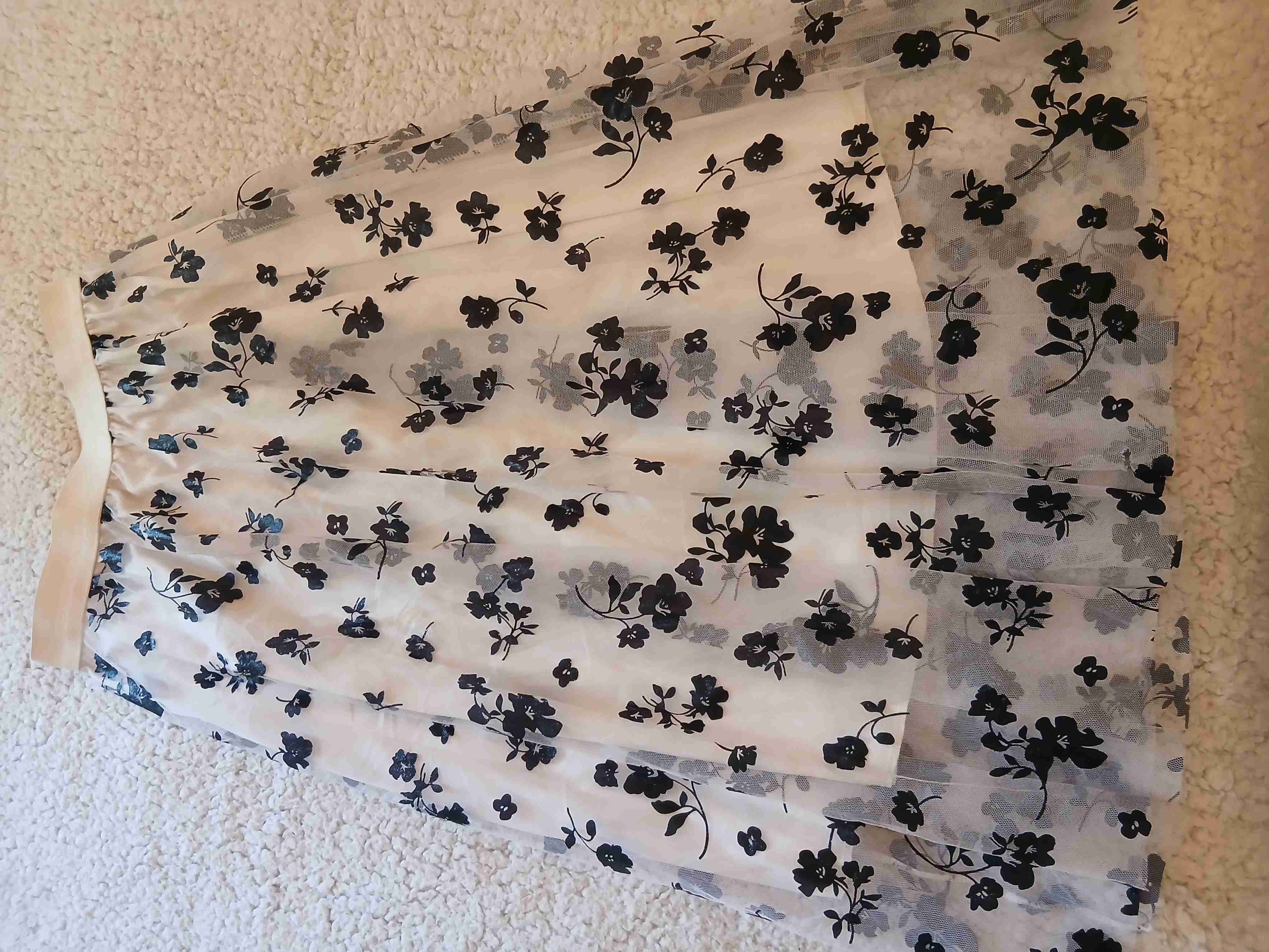 Falda midi floral azul y blanco