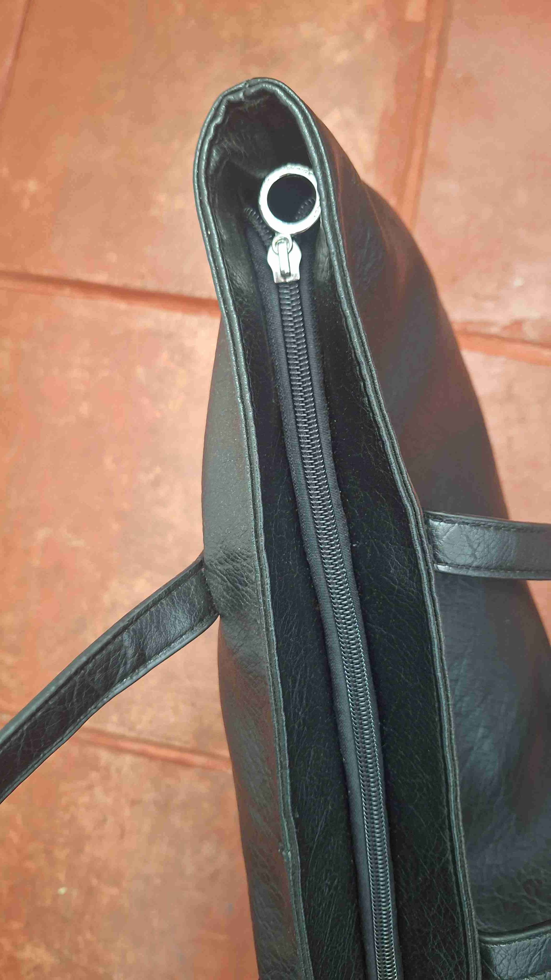 Cartera tote negra Lounge CASI NUEVA - miniatura 2