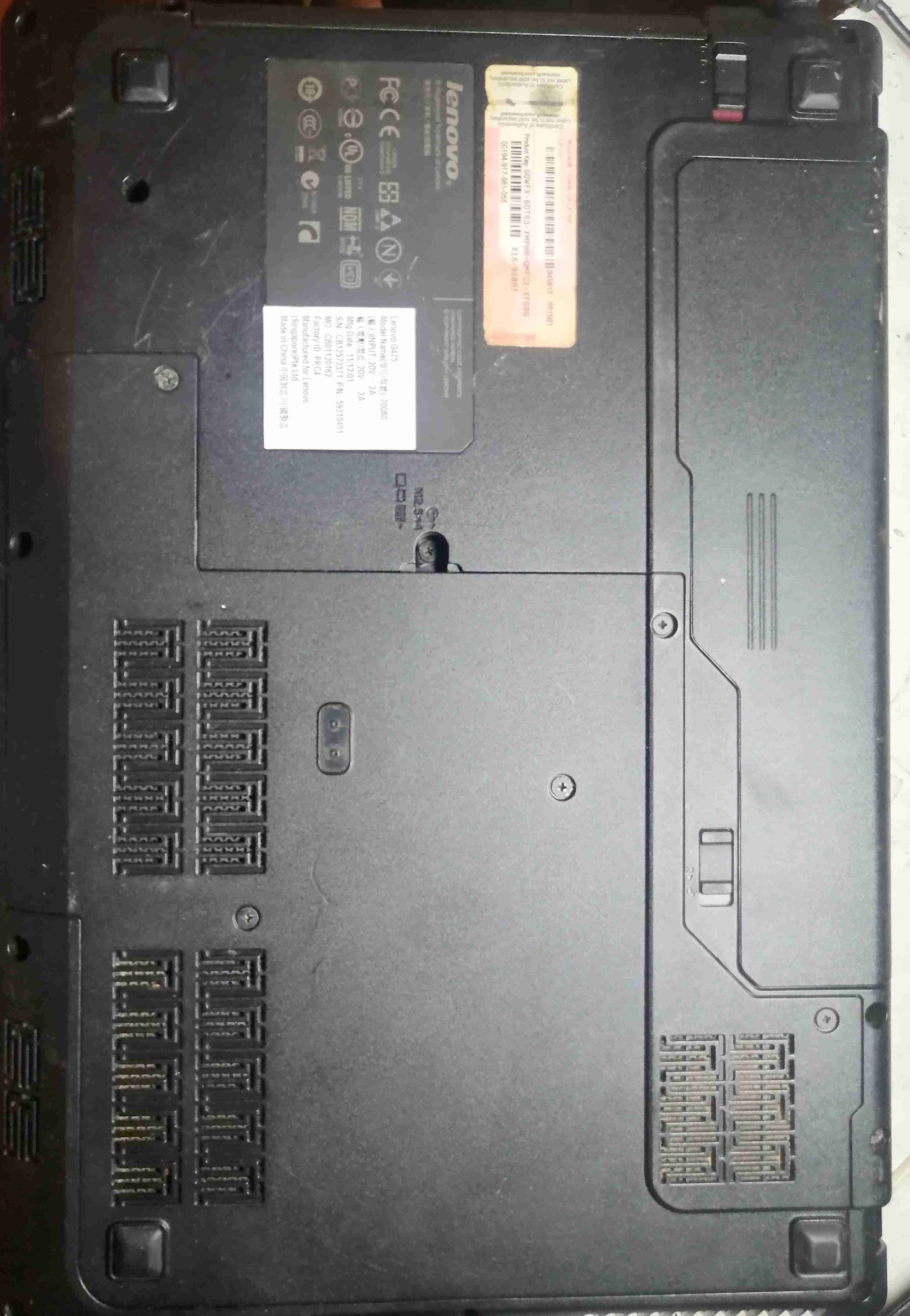 Notebook Lenovo con Windows - miniatura 3