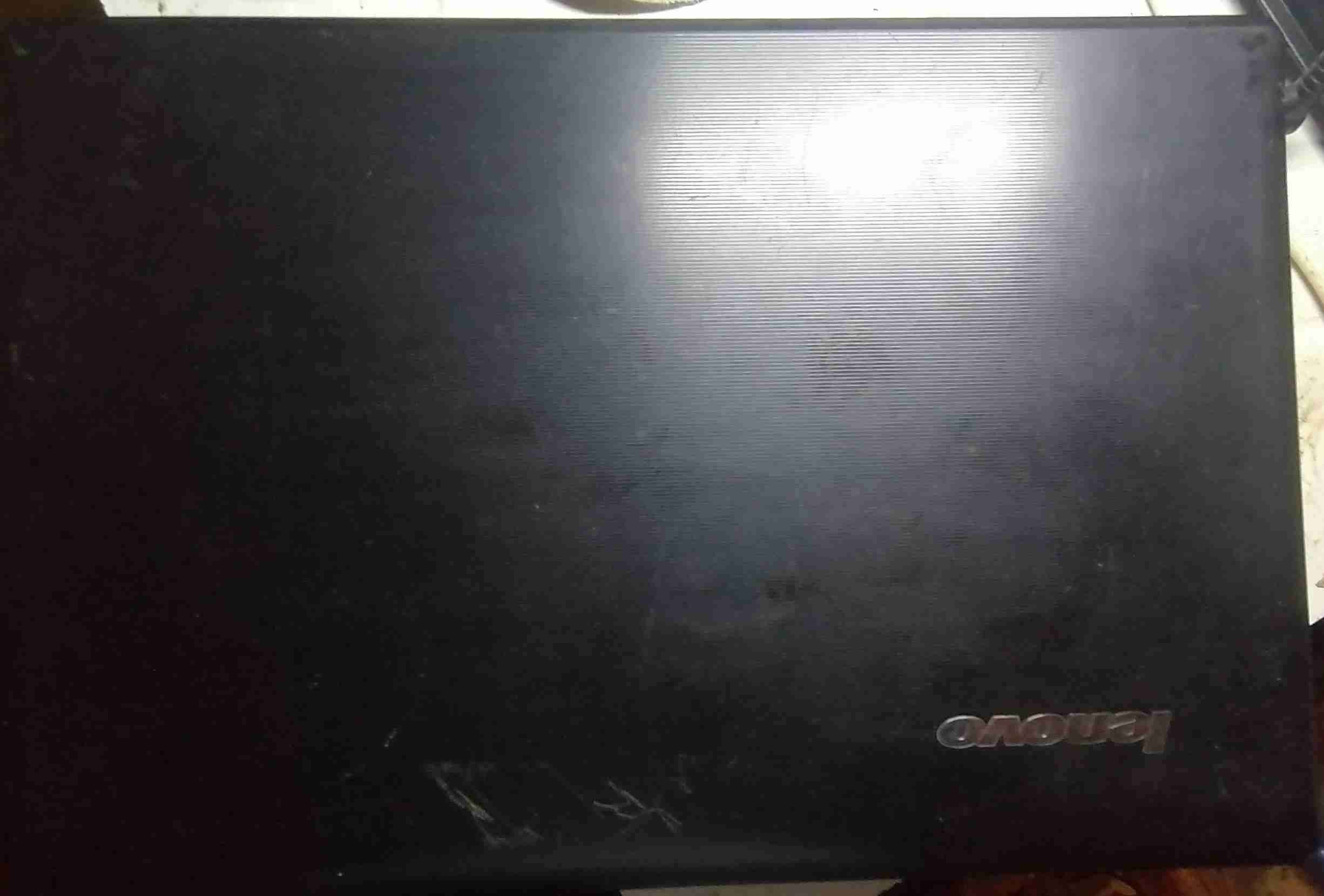 Notebook Lenovo con Windows - miniatura 4